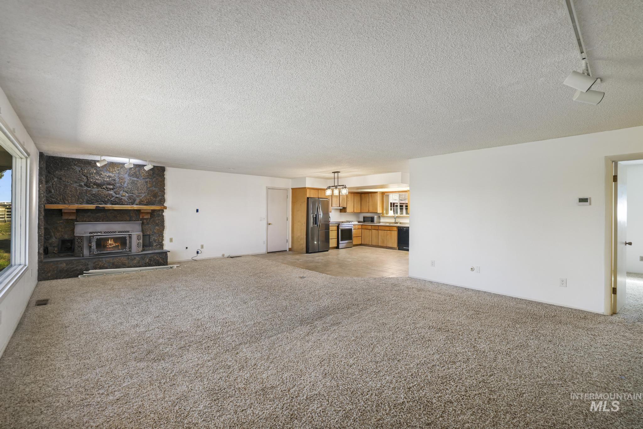 2755 S 900 E, Hagerman, Idaho 83332, 3 Bedrooms, 2 Bathrooms, Residential For Sale, Price $569,900,MLS 98978156