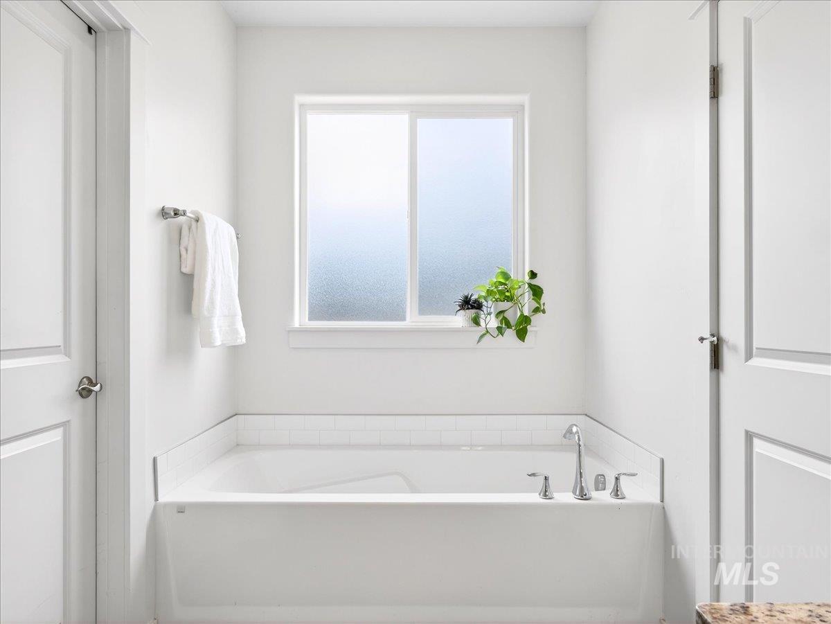 181 S Bing Court, Emmett, Idaho 83617, 4 Bedrooms, 2 Bathrooms, Residential For Sale, Price $495,000,MLS 98978157