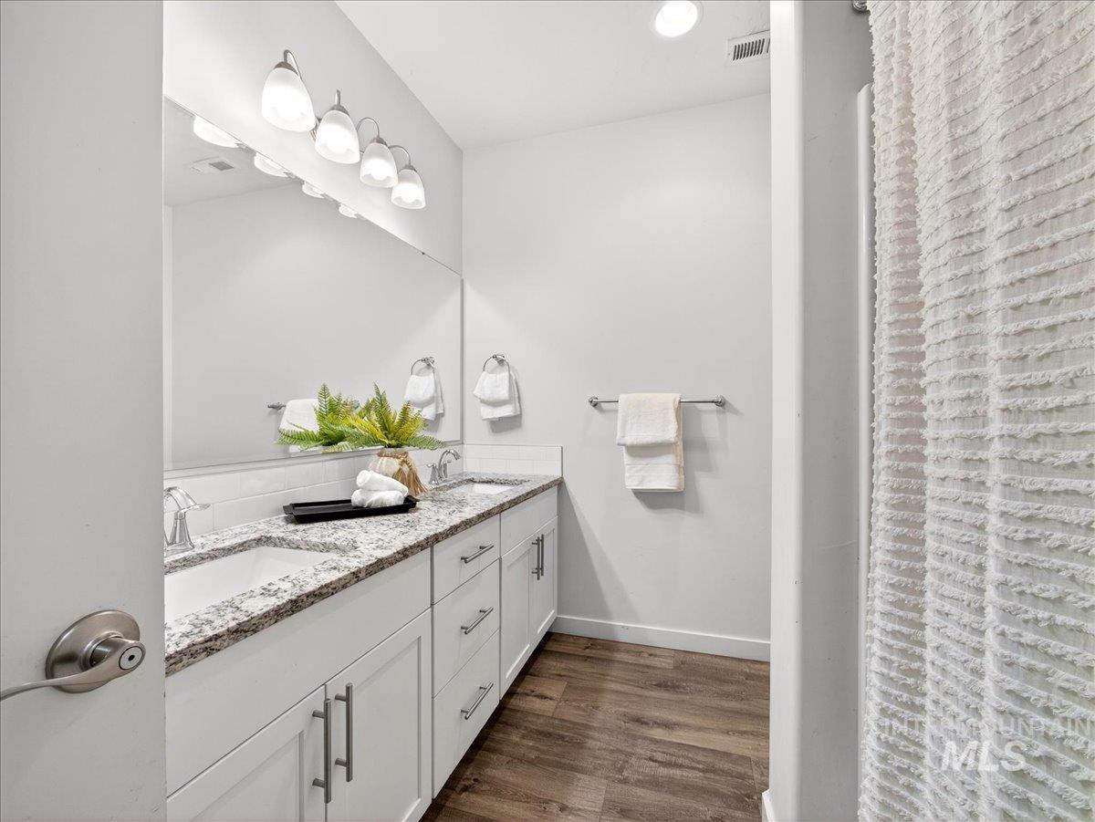 181 S Bing Court, Emmett, Idaho 83617, 4 Bedrooms, 2 Bathrooms, Residential For Sale, Price $495,000,MLS 98978157