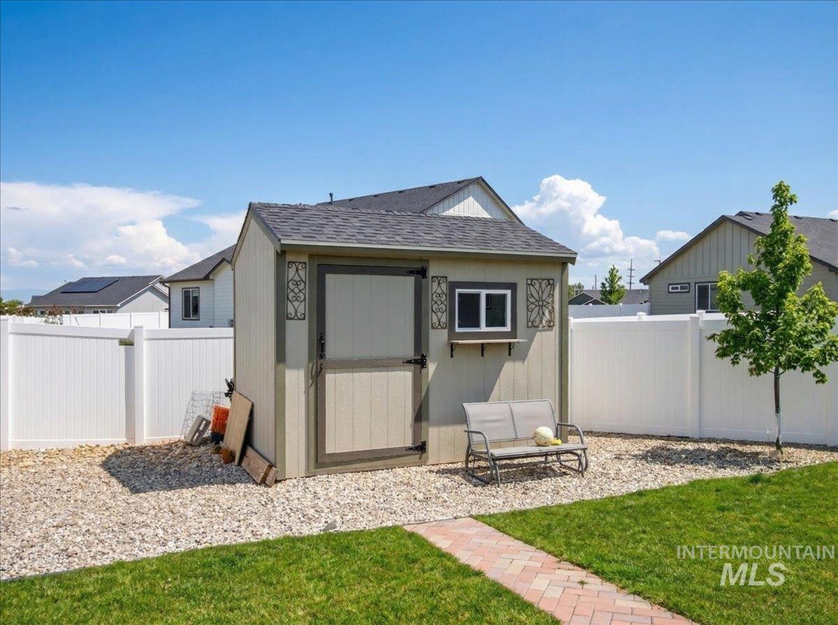 181 S Bing Court, Emmett, Idaho 83617, 4 Bedrooms, 2 Bathrooms, Residential For Sale, Price $495,000,MLS 98978157