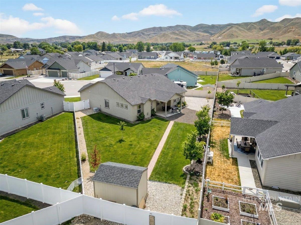 181 S Bing Court, Emmett, Idaho 83617, 4 Bedrooms, 2 Bathrooms, Residential For Sale, Price $495,000,MLS 98978157