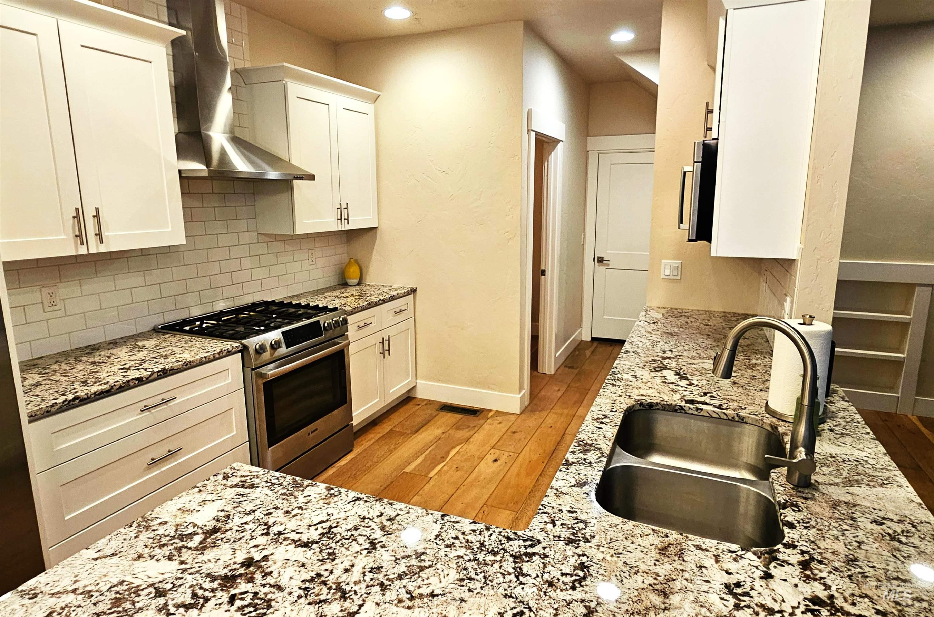 2240 W Hill Terrace Ln, Boise, Idaho 83702, 3 Bedrooms, 2.5 Bathrooms, Residential For Sale, Price $630,000,MLS 98978158