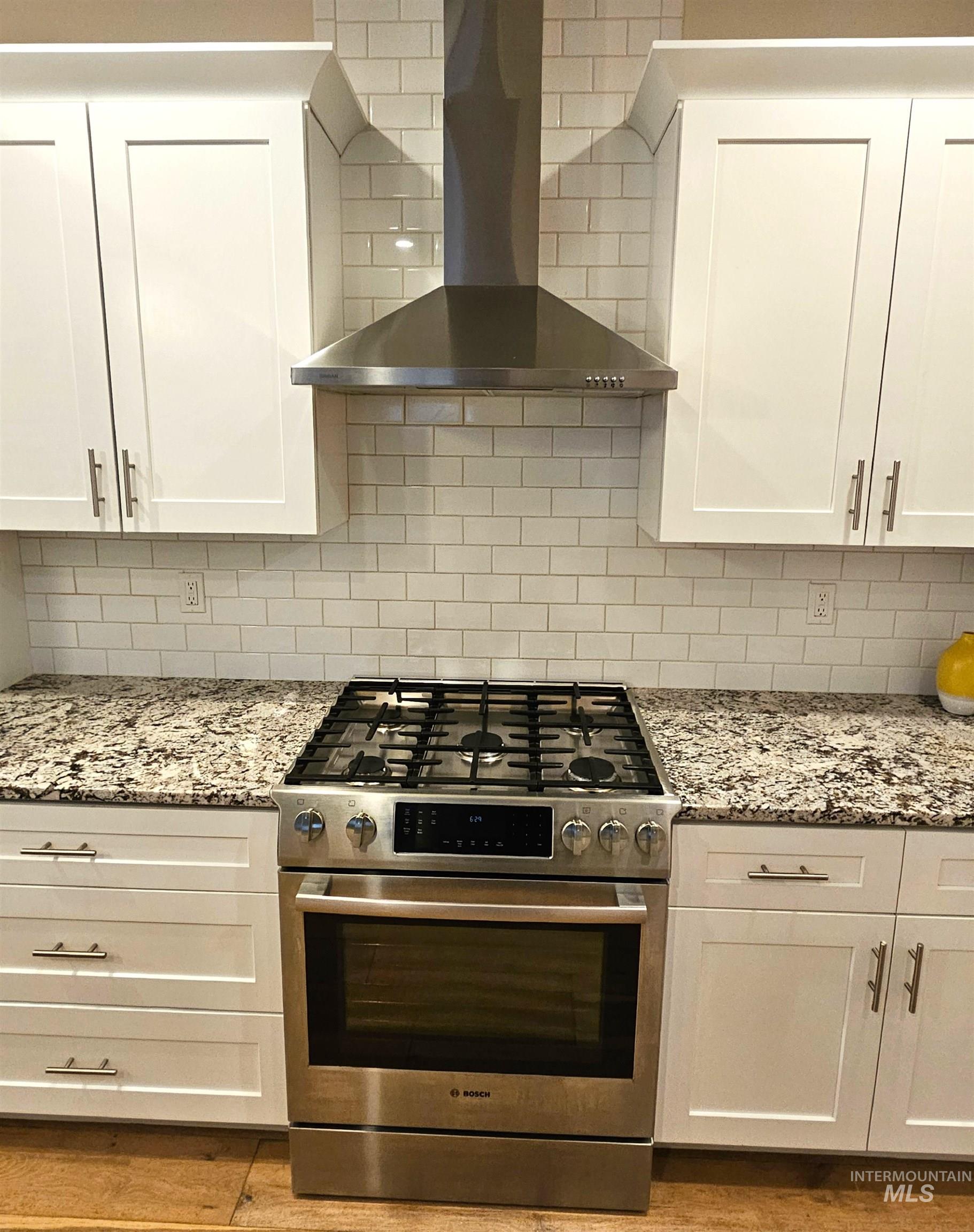 2240 W Hill Terrace Ln, Boise, Idaho 83702, 3 Bedrooms, 2.5 Bathrooms, Residential For Sale, Price $630,000,MLS 98978158