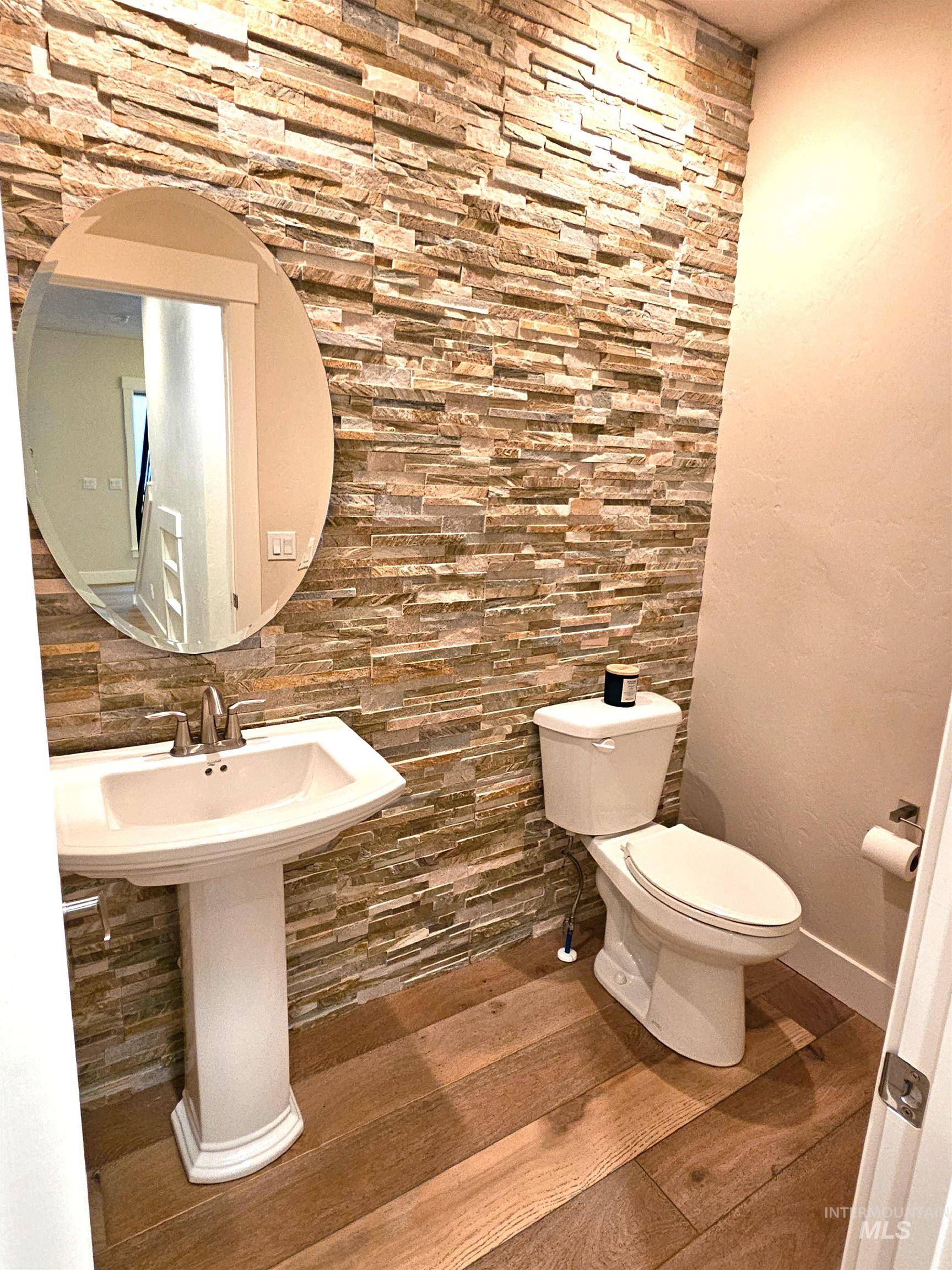 2240 W Hill Terrace Ln, Boise, Idaho 83702, 3 Bedrooms, 2.5 Bathrooms, Residential For Sale, Price $630,000,MLS 98978158