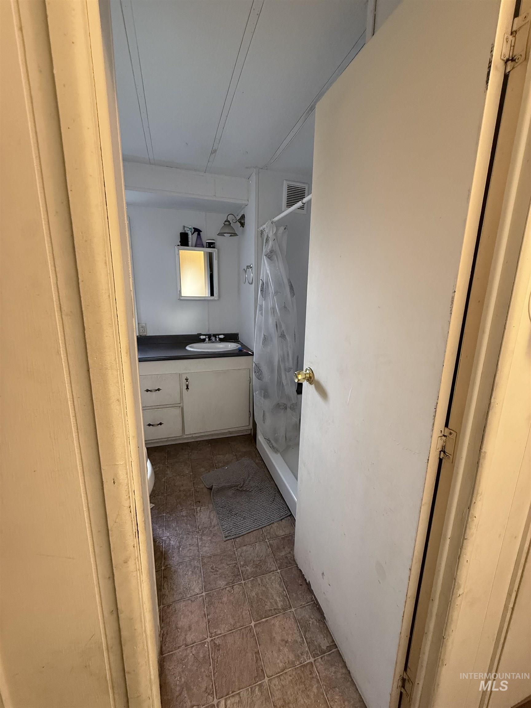 415 E 1st ave, Jerome, Idaho 83338, 4 Bedrooms, 2 Bathrooms, Residential For Sale, Price $190,000, 98978159