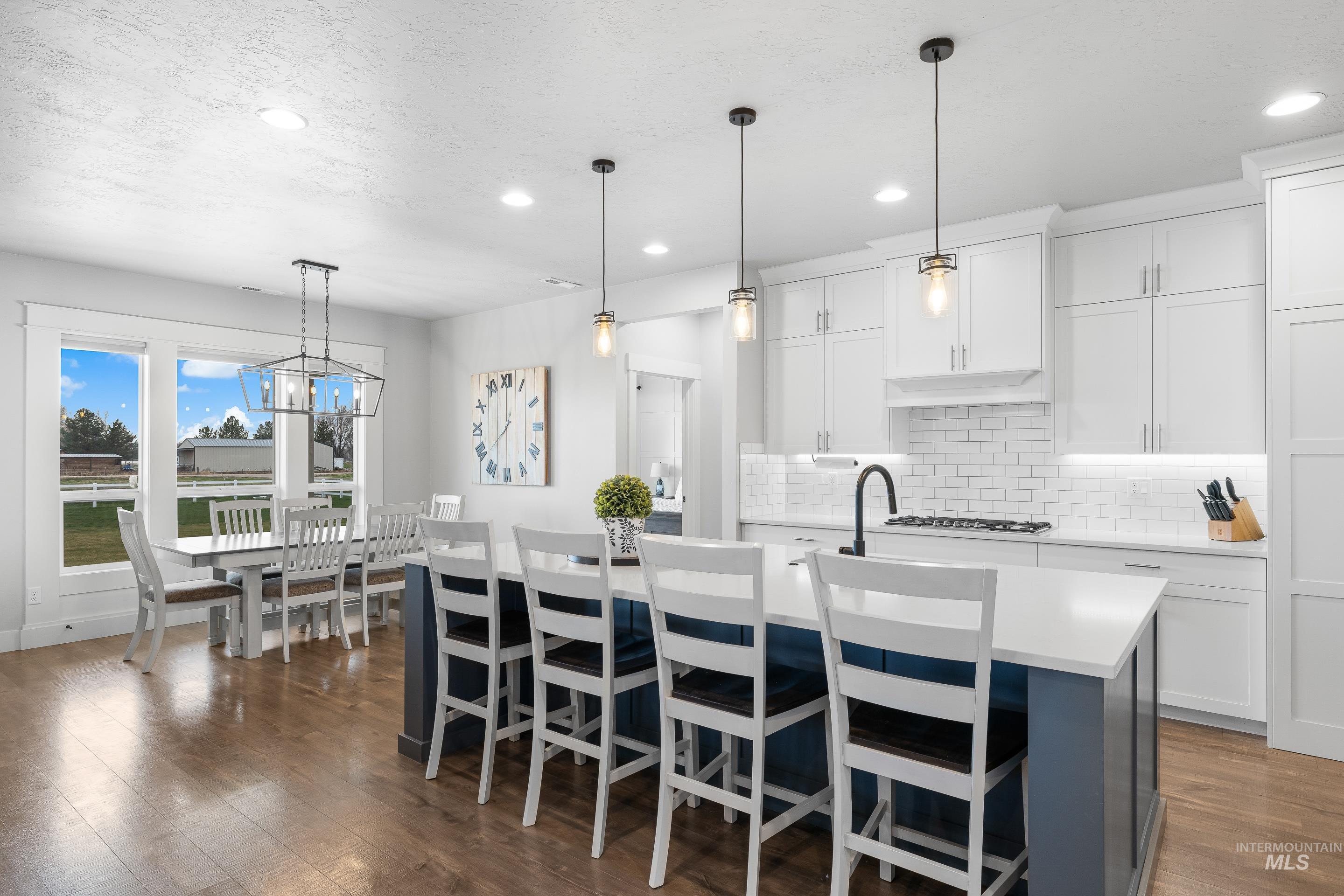 10031 Riverbend Place, Middleton, Idaho 83644, 5 Bedrooms, 3.5 Bathrooms, Residential For Sale, Price $995,000,MLS 98978164