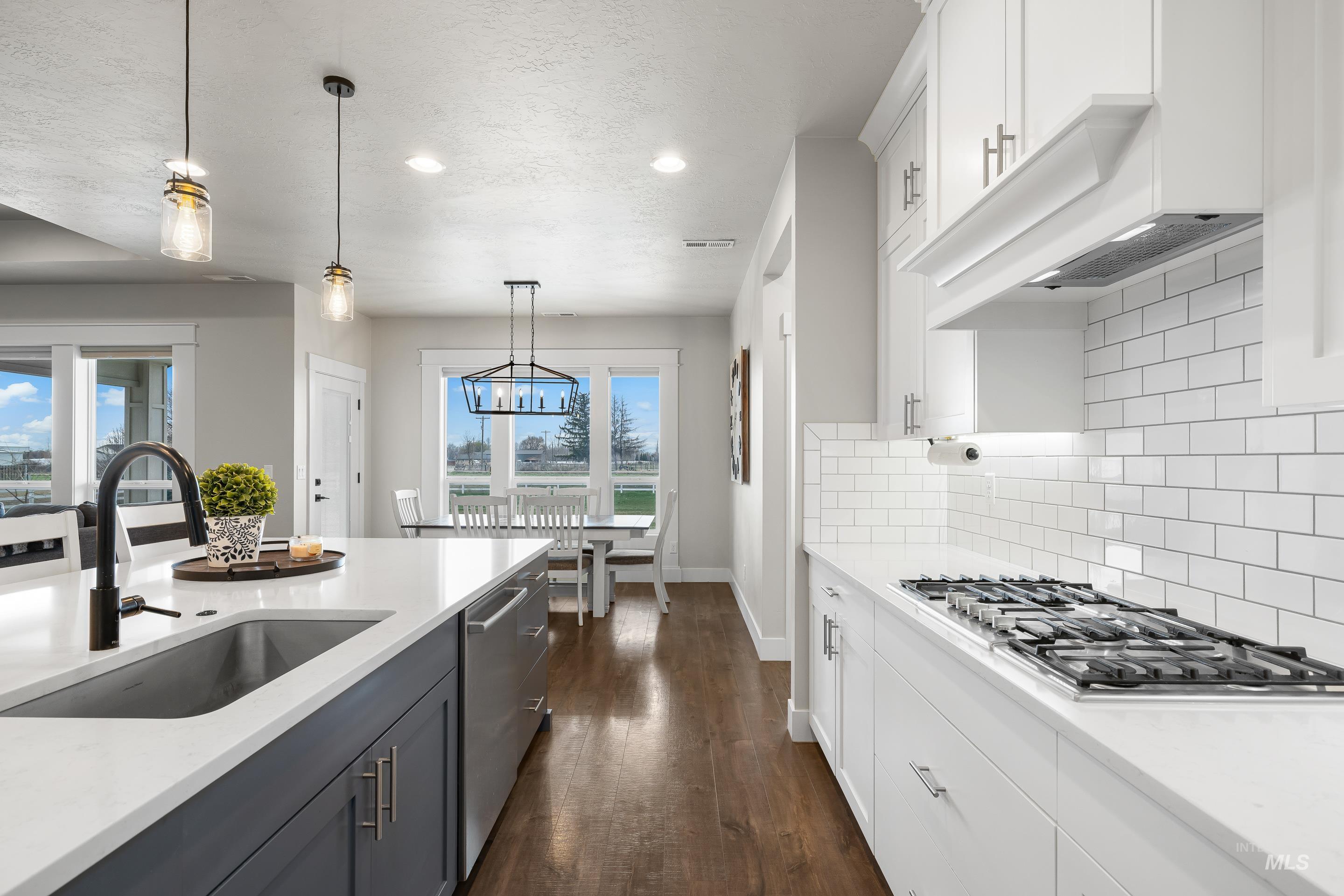 10031 Riverbend Place, Middleton, Idaho 83644, 5 Bedrooms, 3.5 Bathrooms, Residential For Sale, Price $995,000,MLS 98978164