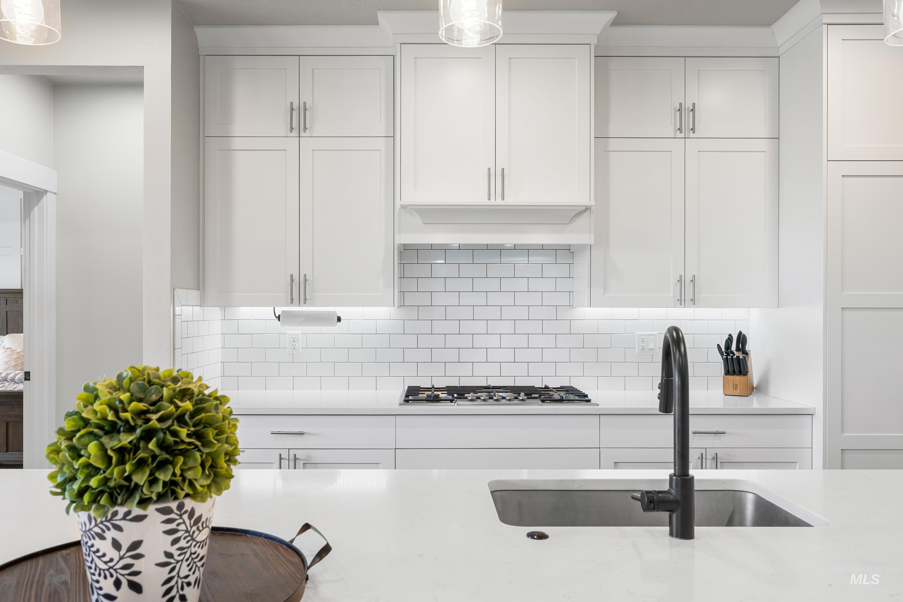 10031 Riverbend Place, Middleton, Idaho 83644, 5 Bedrooms, 3.5 Bathrooms, Residential For Sale, Price $995,000,MLS 98978164