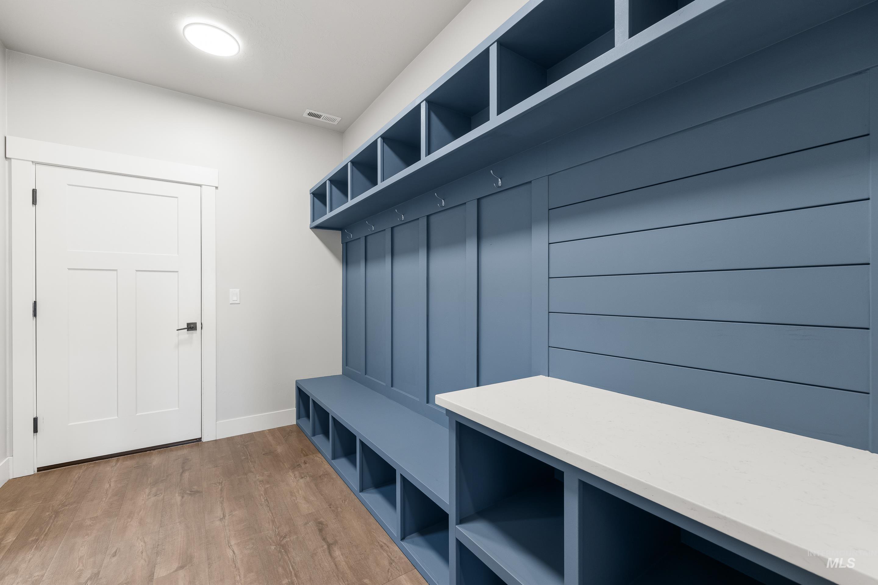 10031 Riverbend Place, Middleton, Idaho 83644, 5 Bedrooms, 3.5 Bathrooms, Residential For Sale, Price $995,000,MLS 98978164