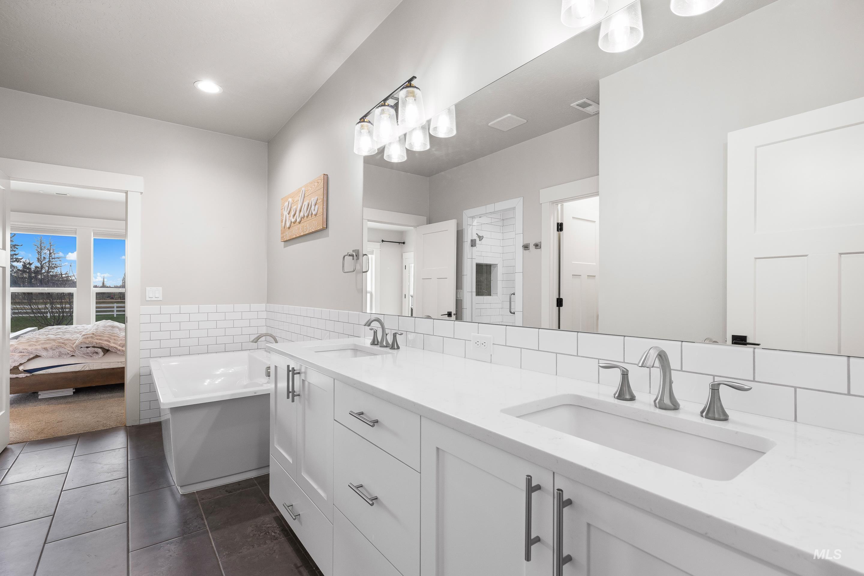 10031 Riverbend Place, Middleton, Idaho 83644, 5 Bedrooms, 3.5 Bathrooms, Residential For Sale, Price $995,000,MLS 98978164