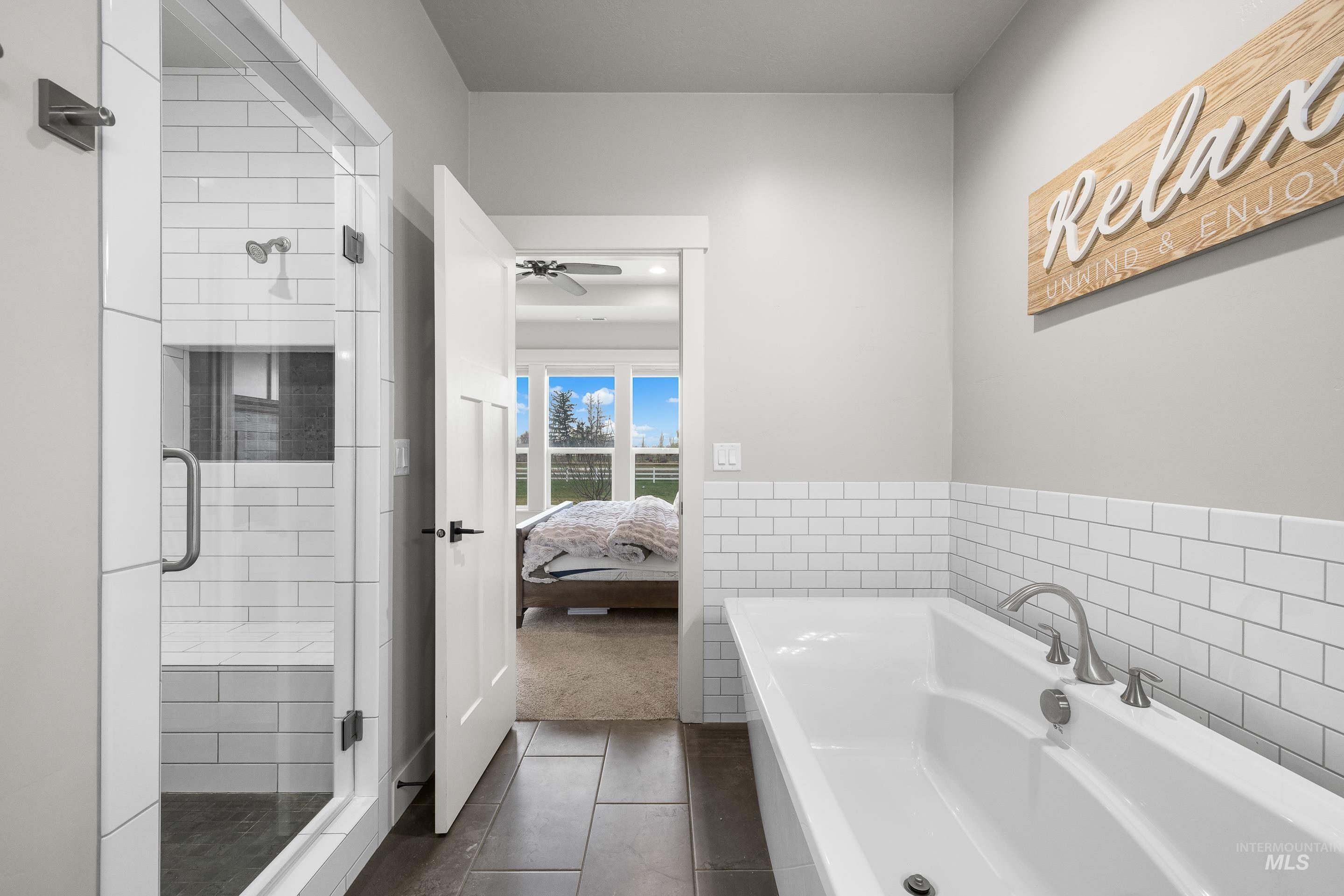 10031 Riverbend Place, Middleton, Idaho 83644, 5 Bedrooms, 3.5 Bathrooms, Residential For Sale, Price $995,000,MLS 98978164