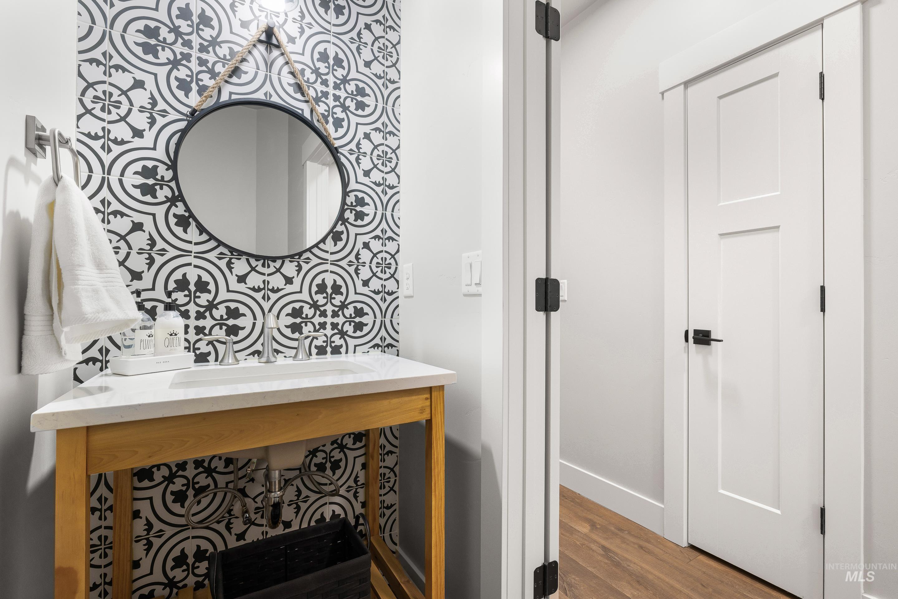 10031 Riverbend Place, Middleton, Idaho 83644, 5 Bedrooms, 3.5 Bathrooms, Residential For Sale, Price $995,000,MLS 98978164