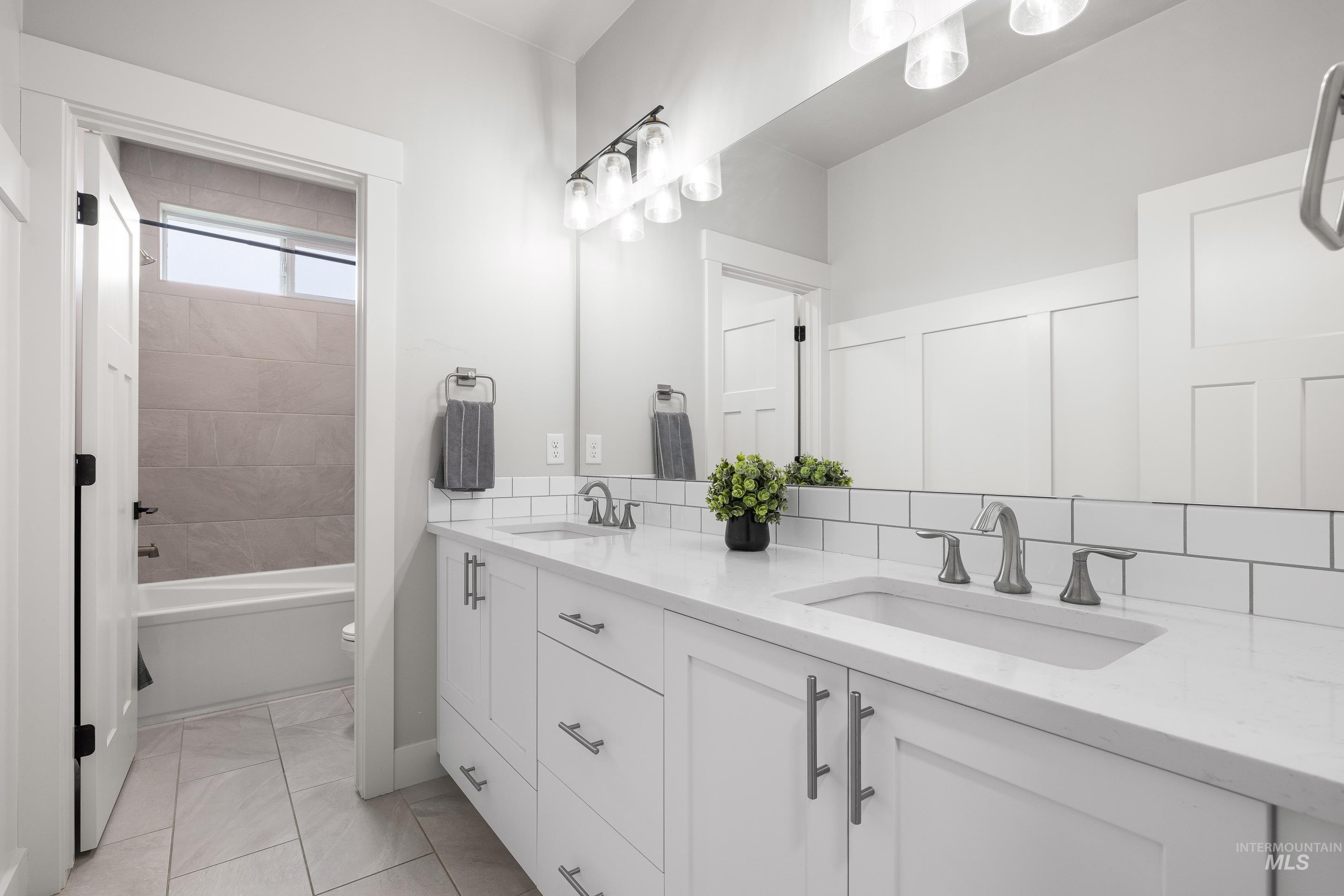 10031 Riverbend Place, Middleton, Idaho 83644, 5 Bedrooms, 3.5 Bathrooms, Residential For Sale, Price $995,000,MLS 98978164