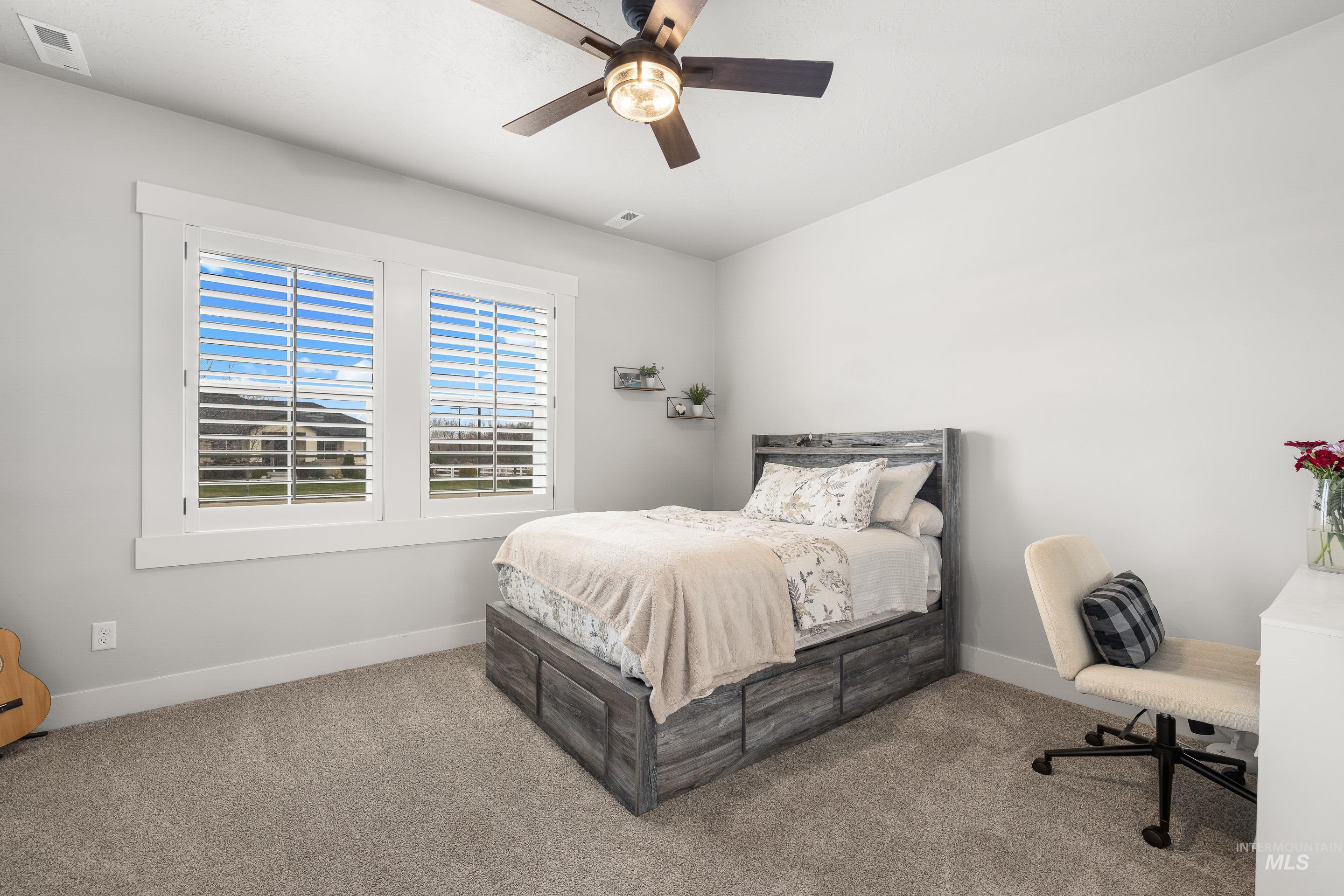 10031 Riverbend Place, Middleton, Idaho 83644, 5 Bedrooms, 3.5 Bathrooms, Residential For Sale, Price $995,000,MLS 98978164