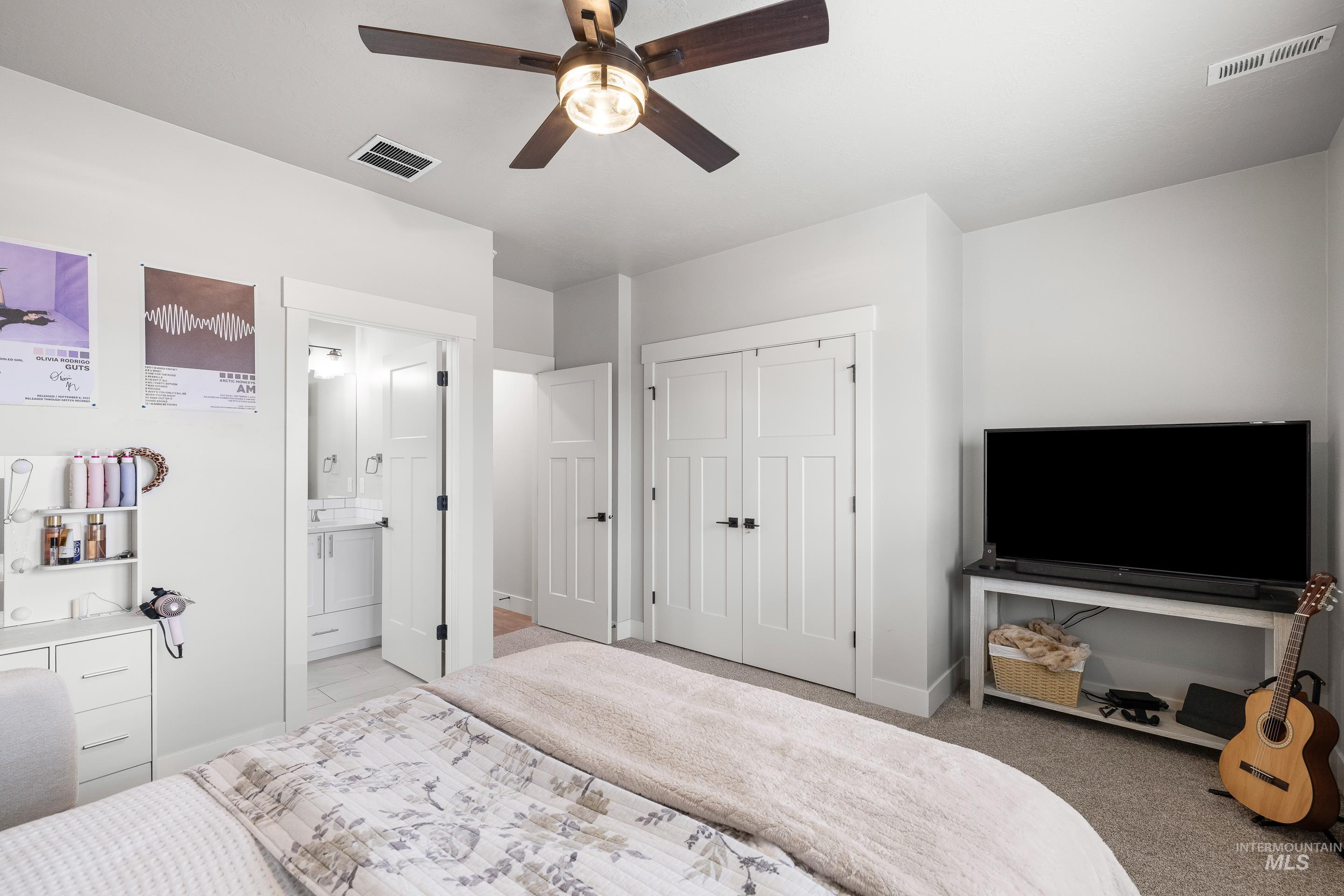 10031 Riverbend Place, Middleton, Idaho 83644, 5 Bedrooms, 3.5 Bathrooms, Residential For Sale, Price $995,000,MLS 98978164