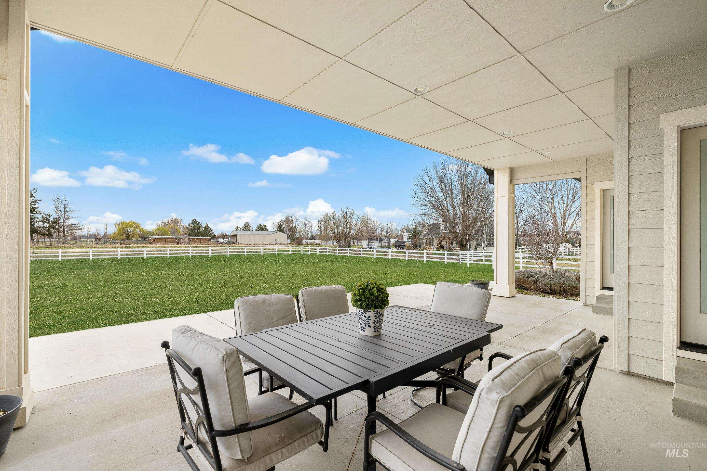 10031 Riverbend Place, Middleton, Idaho 83644, 5 Bedrooms, 3.5 Bathrooms, Residential For Sale, Price $995,000,MLS 98978164