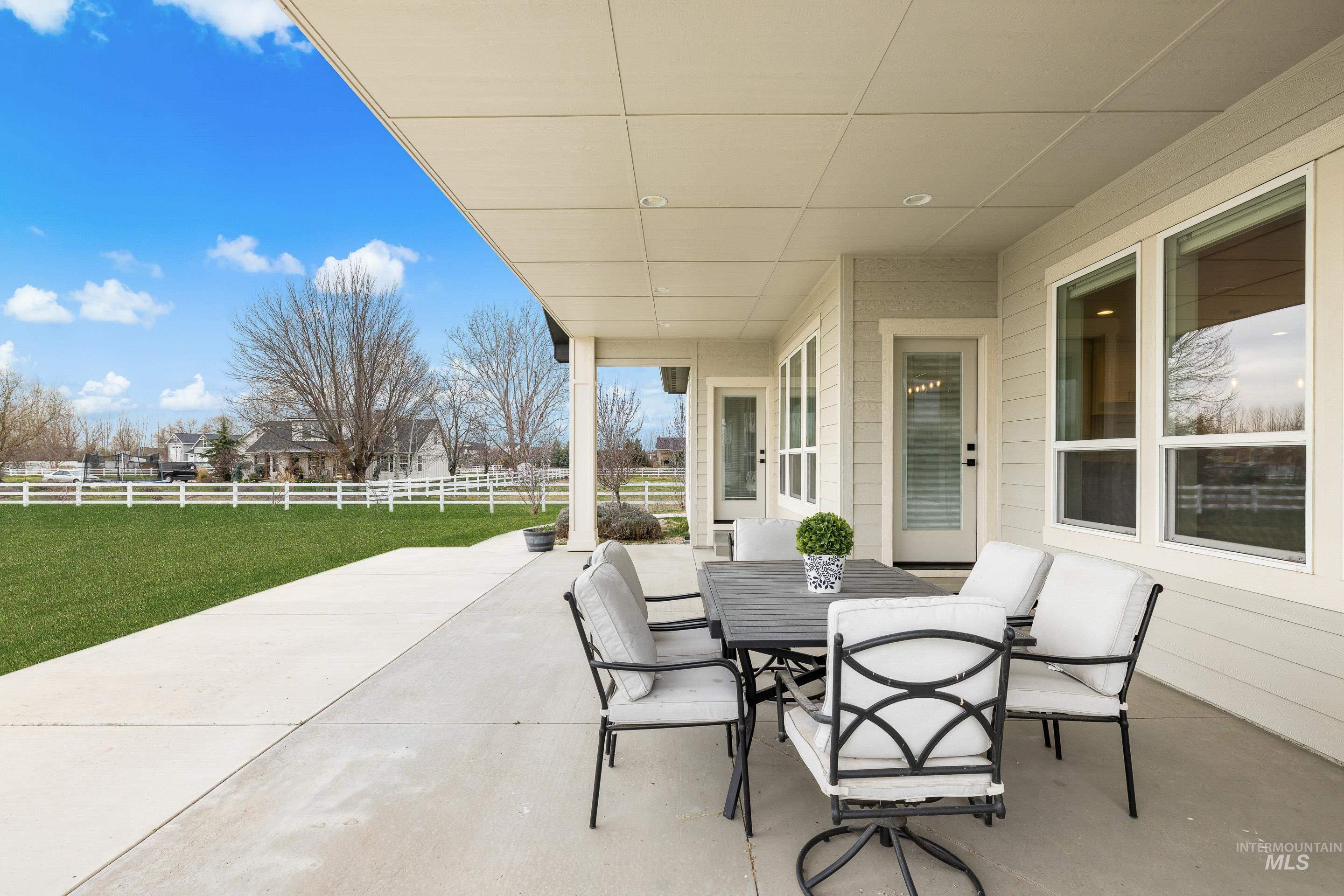 10031 Riverbend Place, Middleton, Idaho 83644, 5 Bedrooms, 3.5 Bathrooms, Residential For Sale, Price $995,000,MLS 98978164