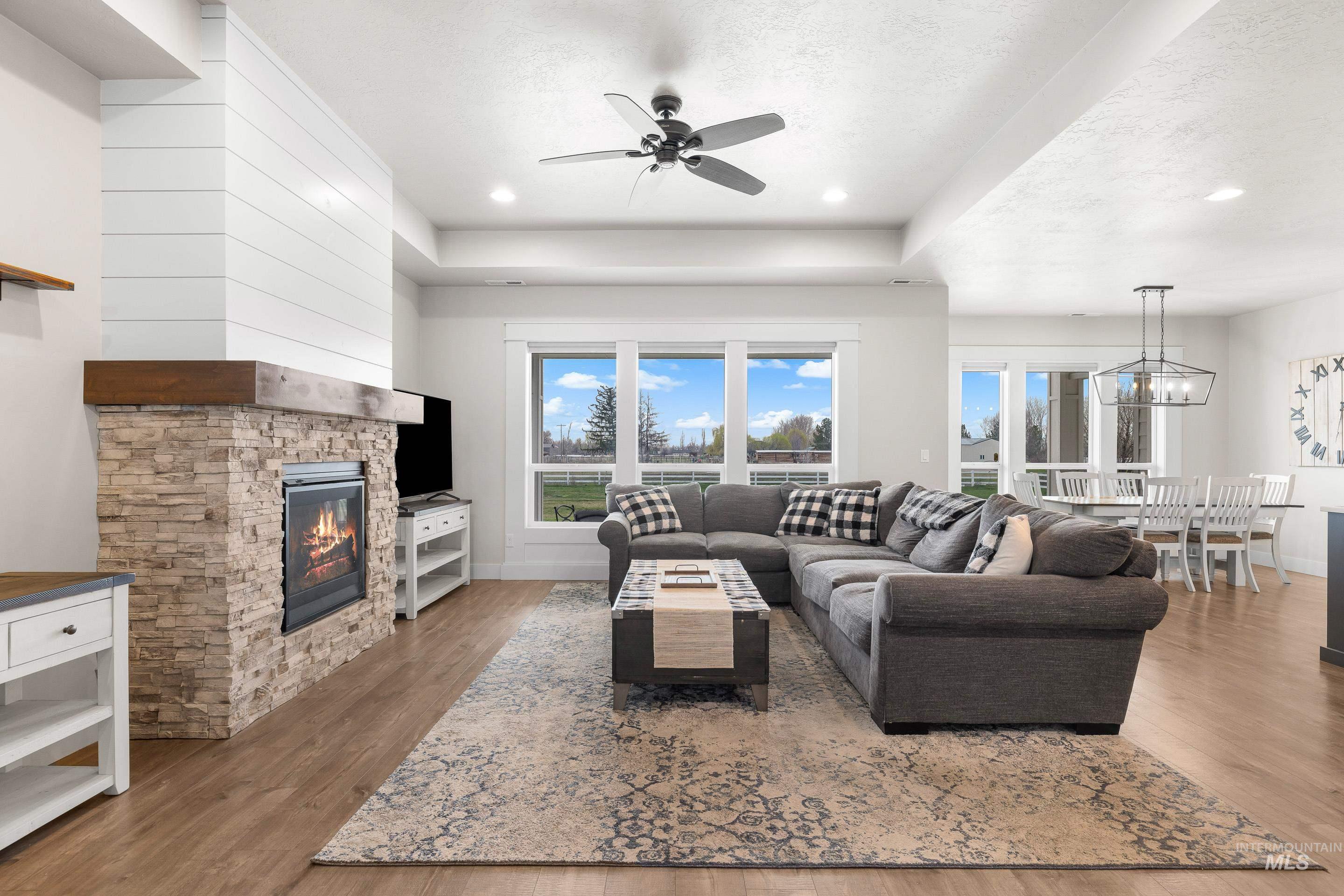 10031 Riverbend Place, Middleton, Idaho 83644, 5 Bedrooms, 3.5 Bathrooms, Residential For Sale, Price $995,000,MLS 98978164