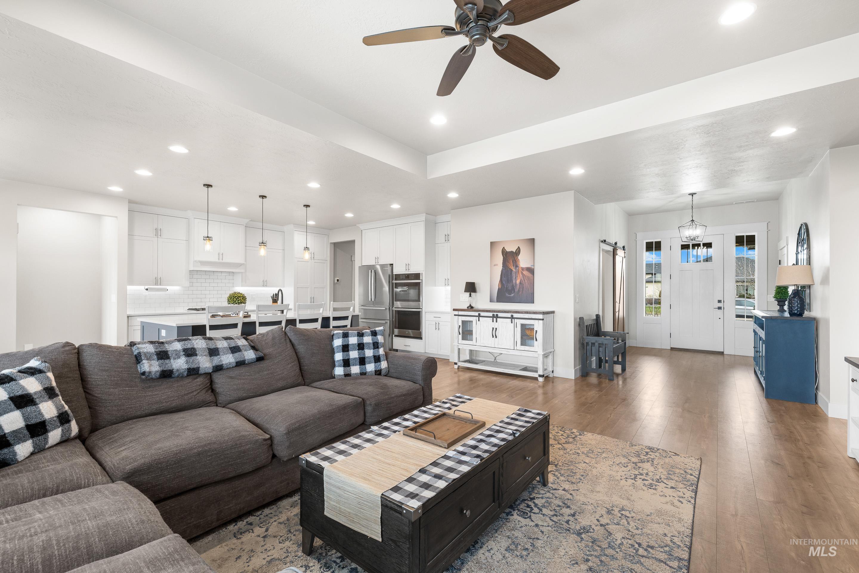 10031 Riverbend Place, Middleton, Idaho 83644, 5 Bedrooms, 3.5 Bathrooms, Residential For Sale, Price $995,000,MLS 98978164