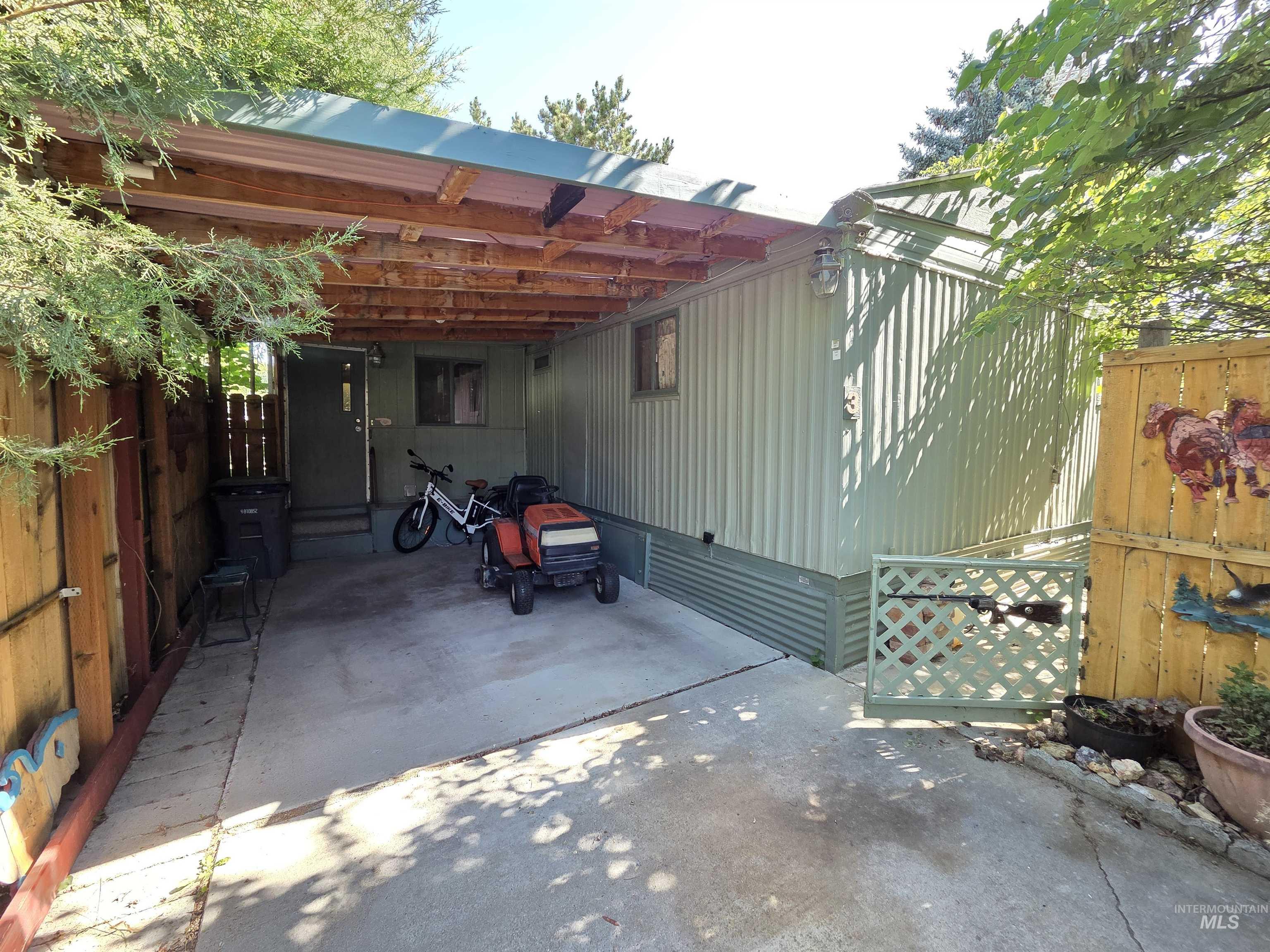 1715 W Flamingo Ave Trlr 3, Nampa, Idaho 83651-1666, 2 Bedrooms, 1 Bathroom, Residential For Sale, Price $57,900,MLS 98978167