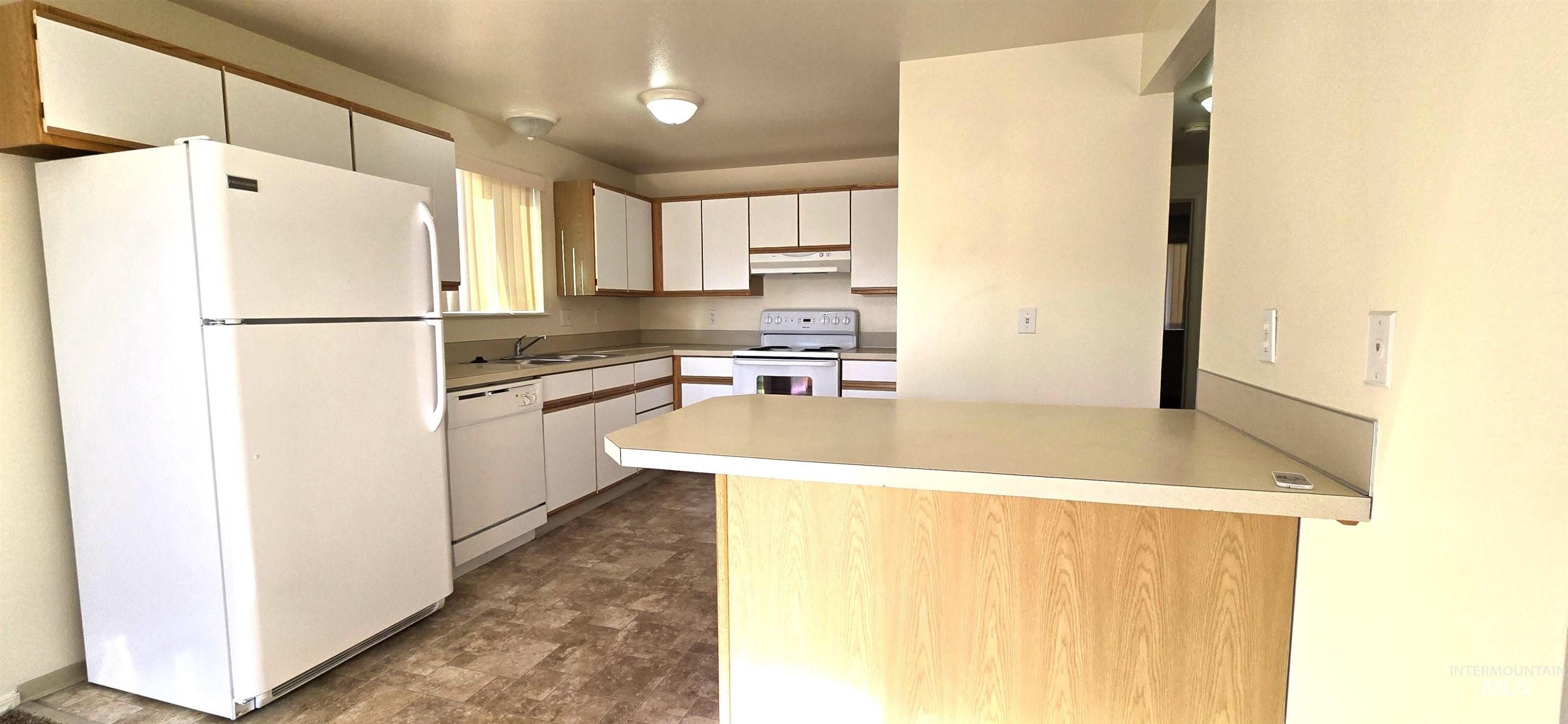 2555 W Malad St, Boise, Idaho 83705, 2 Bedrooms, 1 Bathroom, Residential Income For Sale, Price $949,000,MLS 98978168