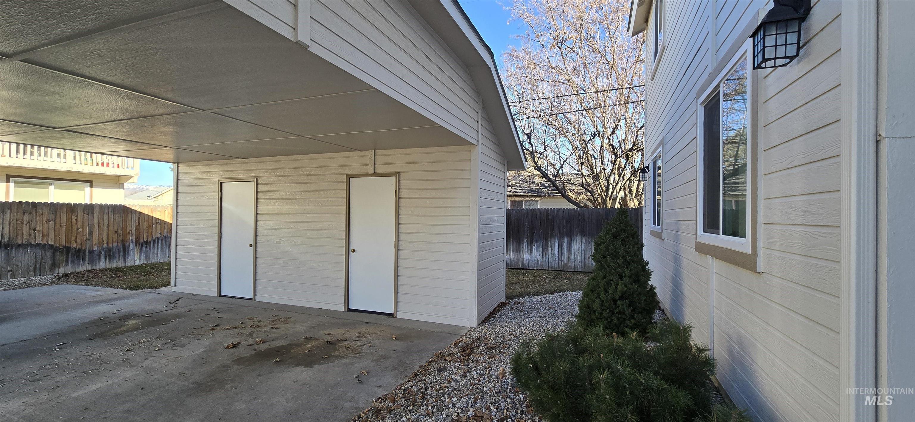 2555 W Malad St, Boise, Idaho 83705, 2 Bedrooms, 1 Bathroom, Residential Income For Sale, Price $949,000,MLS 98978168