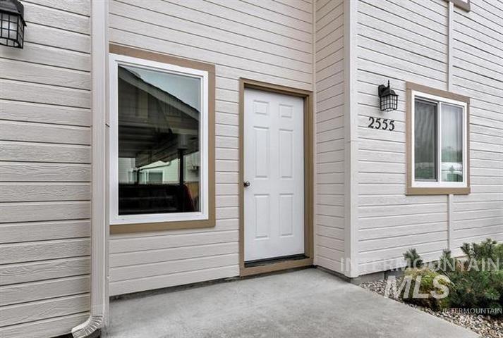 2555 W Malad St, Boise, Idaho 83705, 2 Bedrooms, 1 Bathroom, Residential Income For Sale, Price $949,000,MLS 98978168