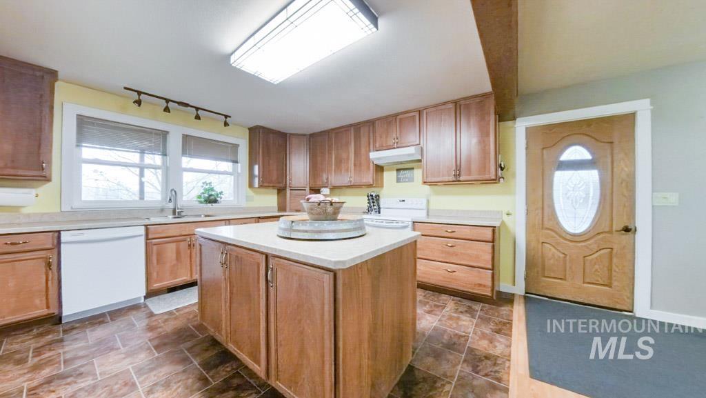 1277 Kennedy Ford Rd, Potlatch, Idaho 83855, 5 Bedrooms, 3.5 Bathrooms, Residential For Sale, Price $734,900,MLS 98978169