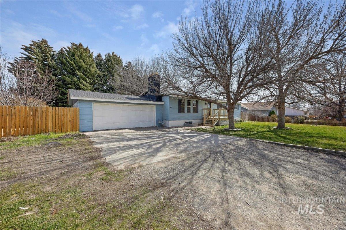 568 Baker Street, Twin Falls, Idaho 83301, 4 Bedrooms, 3 Bathrooms, Residential For Sale, Price $407,000,MLS 98978171