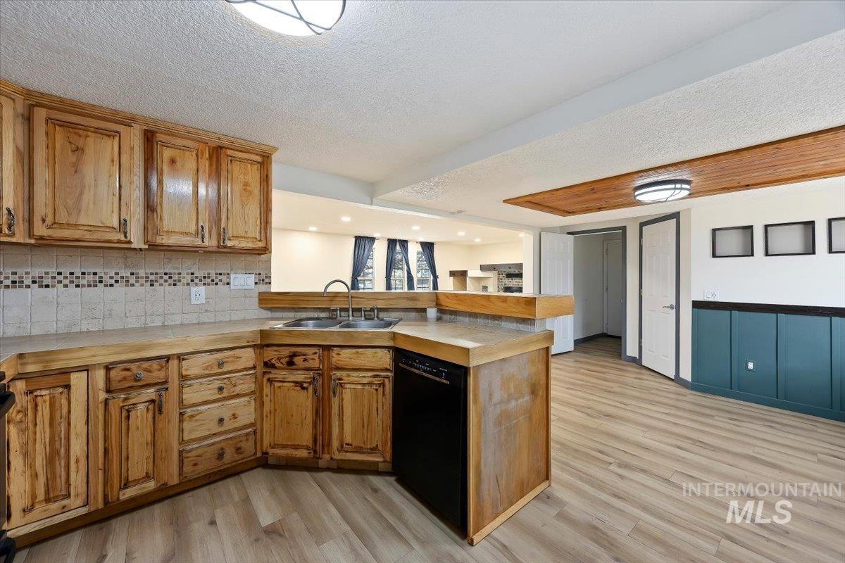 568 Baker Street, Twin Falls, Idaho 83301, 4 Bedrooms, 3 Bathrooms, Residential For Sale, Price $407,000,MLS 98978171