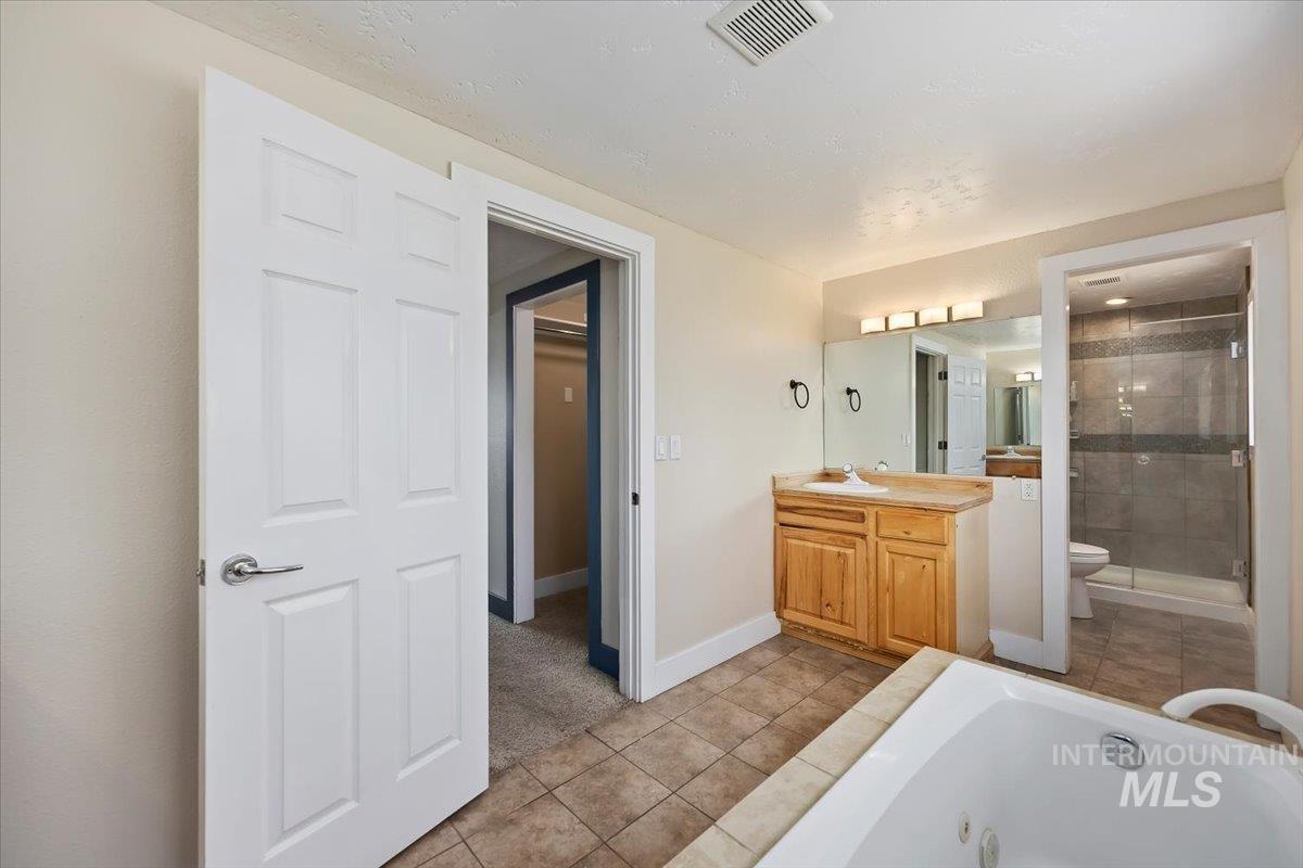 568 Baker Street, Twin Falls, Idaho 83301, 4 Bedrooms, 3 Bathrooms, Residential For Sale, Price $407,000,MLS 98978171