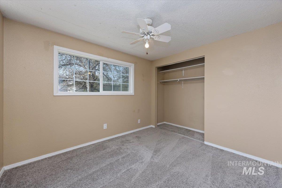 568 Baker Street, Twin Falls, Idaho 83301, 4 Bedrooms, 3 Bathrooms, Residential For Sale, Price $407,000,MLS 98978171