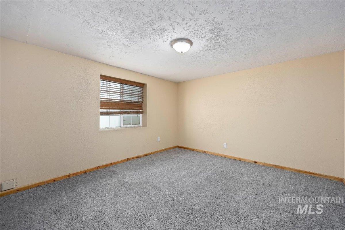 568 Baker Street, Twin Falls, Idaho 83301, 4 Bedrooms, 3 Bathrooms, Residential For Sale, Price $407,000,MLS 98978171