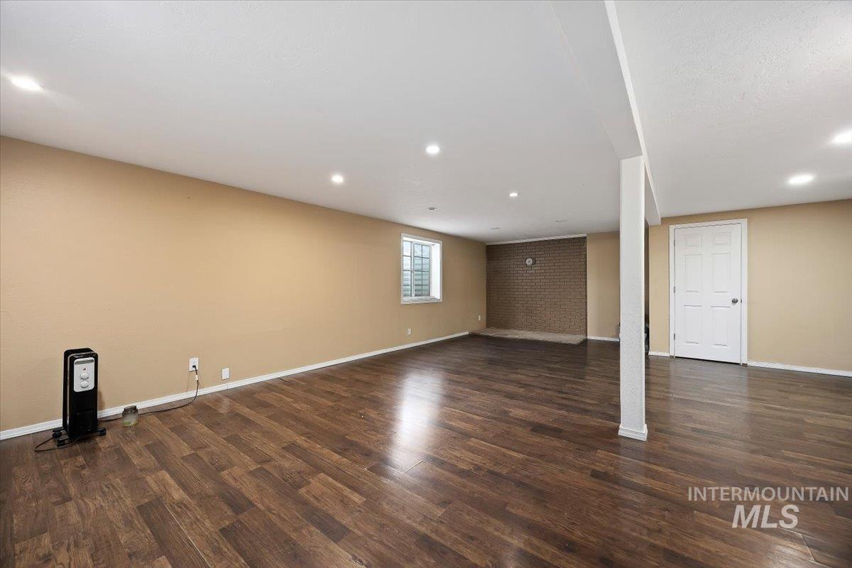 568 Baker Street, Twin Falls, Idaho 83301, 4 Bedrooms, 3 Bathrooms, Residential For Sale, Price $407,000,MLS 98978171