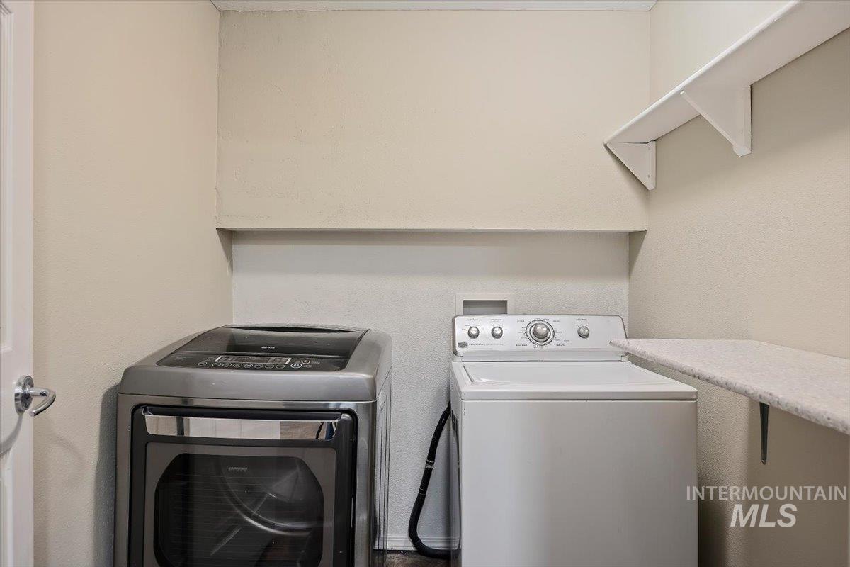 568 Baker Street, Twin Falls, Idaho 83301, 4 Bedrooms, 3 Bathrooms, Residential For Sale, Price $407,000,MLS 98978171