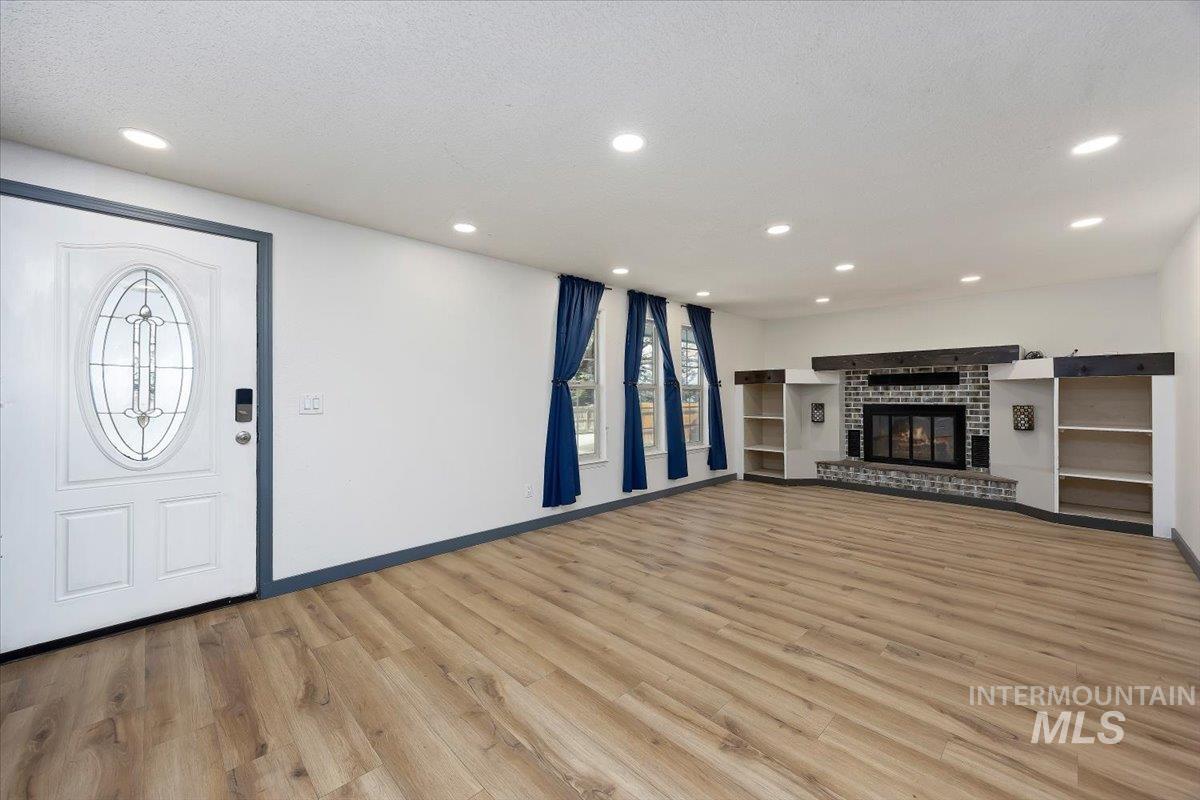 568 Baker Street, Twin Falls, Idaho 83301, 4 Bedrooms, 3 Bathrooms, Residential For Sale, Price $407,000,MLS 98978171