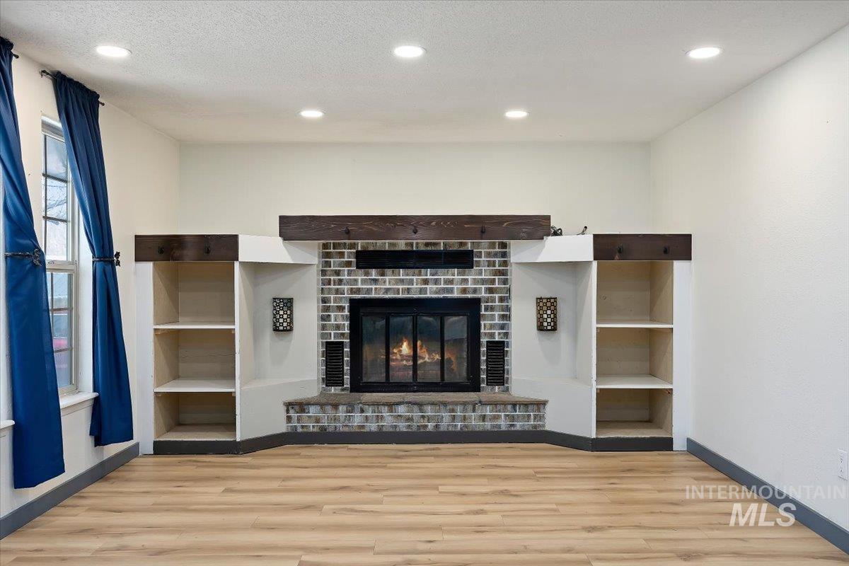 568 Baker Street, Twin Falls, Idaho 83301, 4 Bedrooms, 3 Bathrooms, Residential For Sale, Price $407,000,MLS 98978171