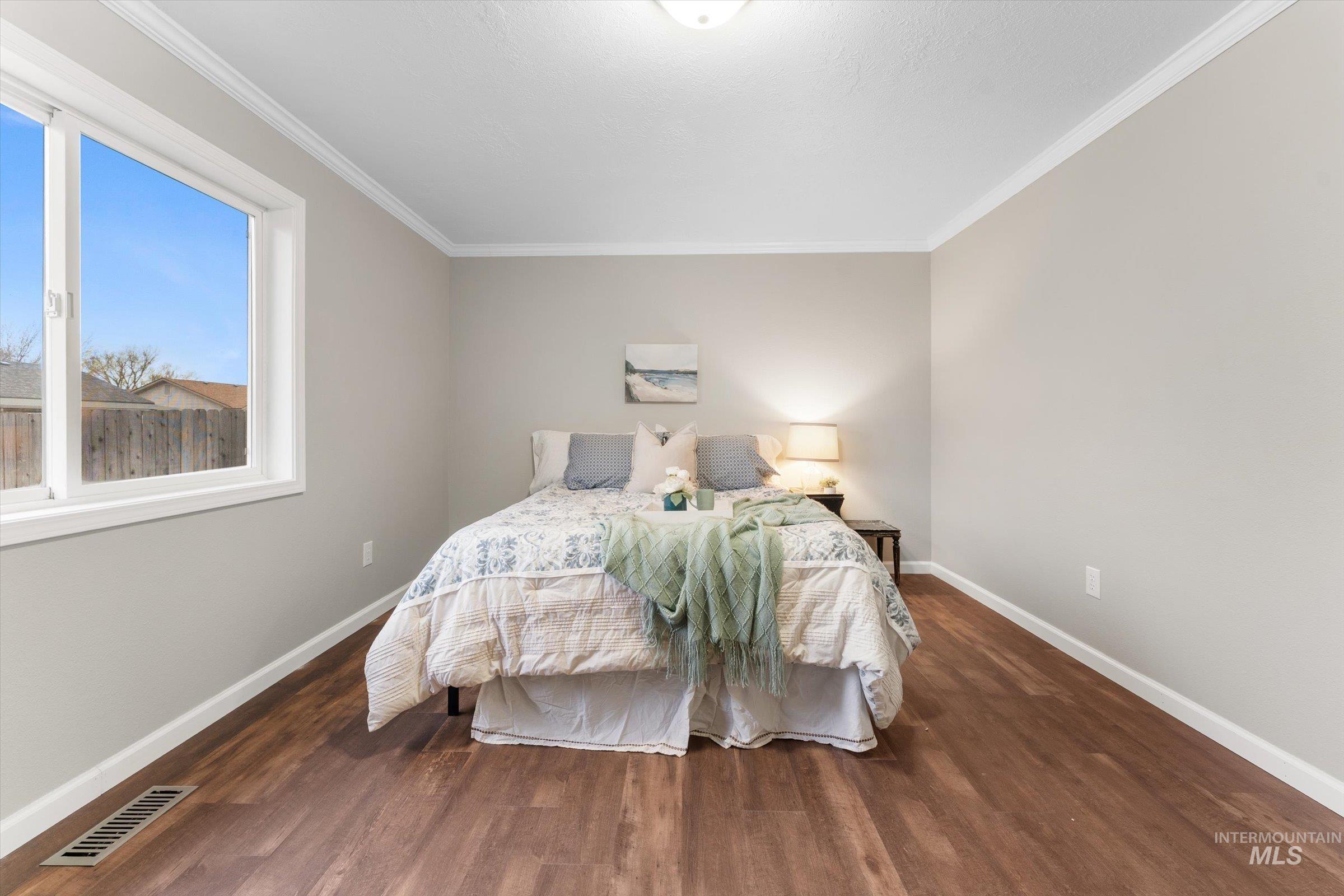 1360 Del Mar, Mountain Home, Idaho 83647, 3 Bedrooms, 2 Bathrooms, Residential For Sale, Price $335,000,MLS 98978173