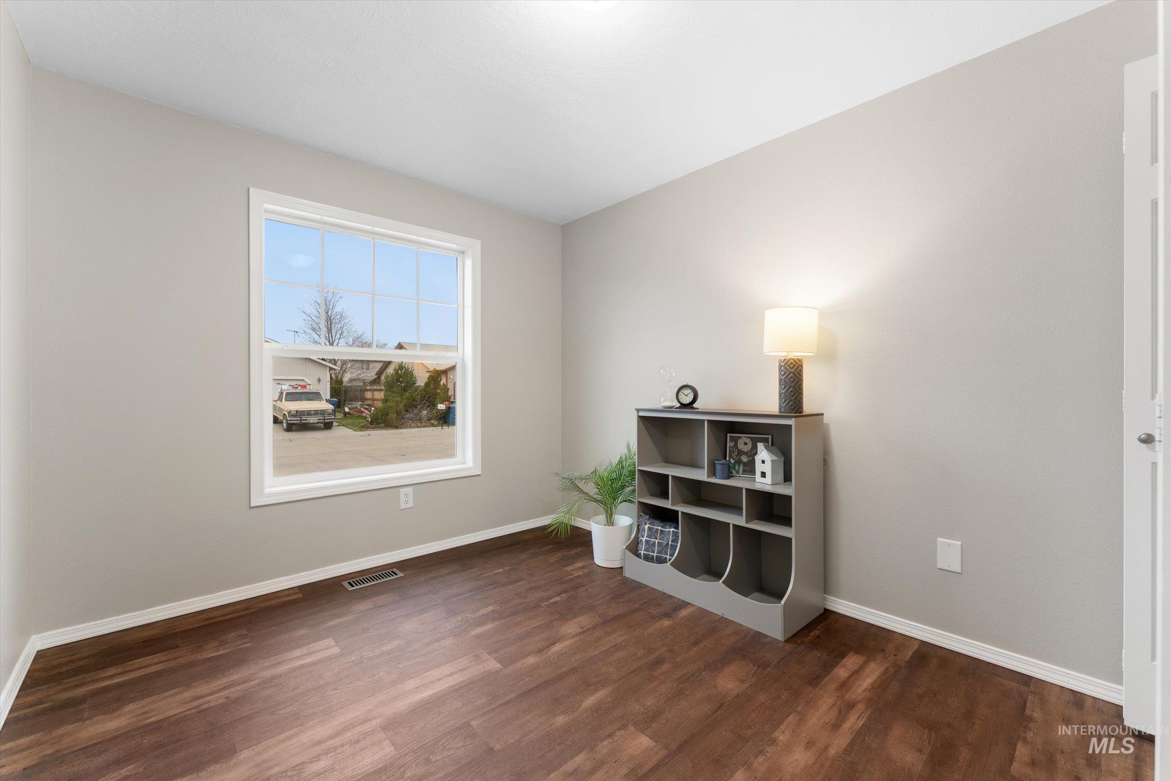 1360 Del Mar, Mountain Home, Idaho 83647, 3 Bedrooms, 2 Bathrooms, Residential For Sale, Price $335,000,MLS 98978173