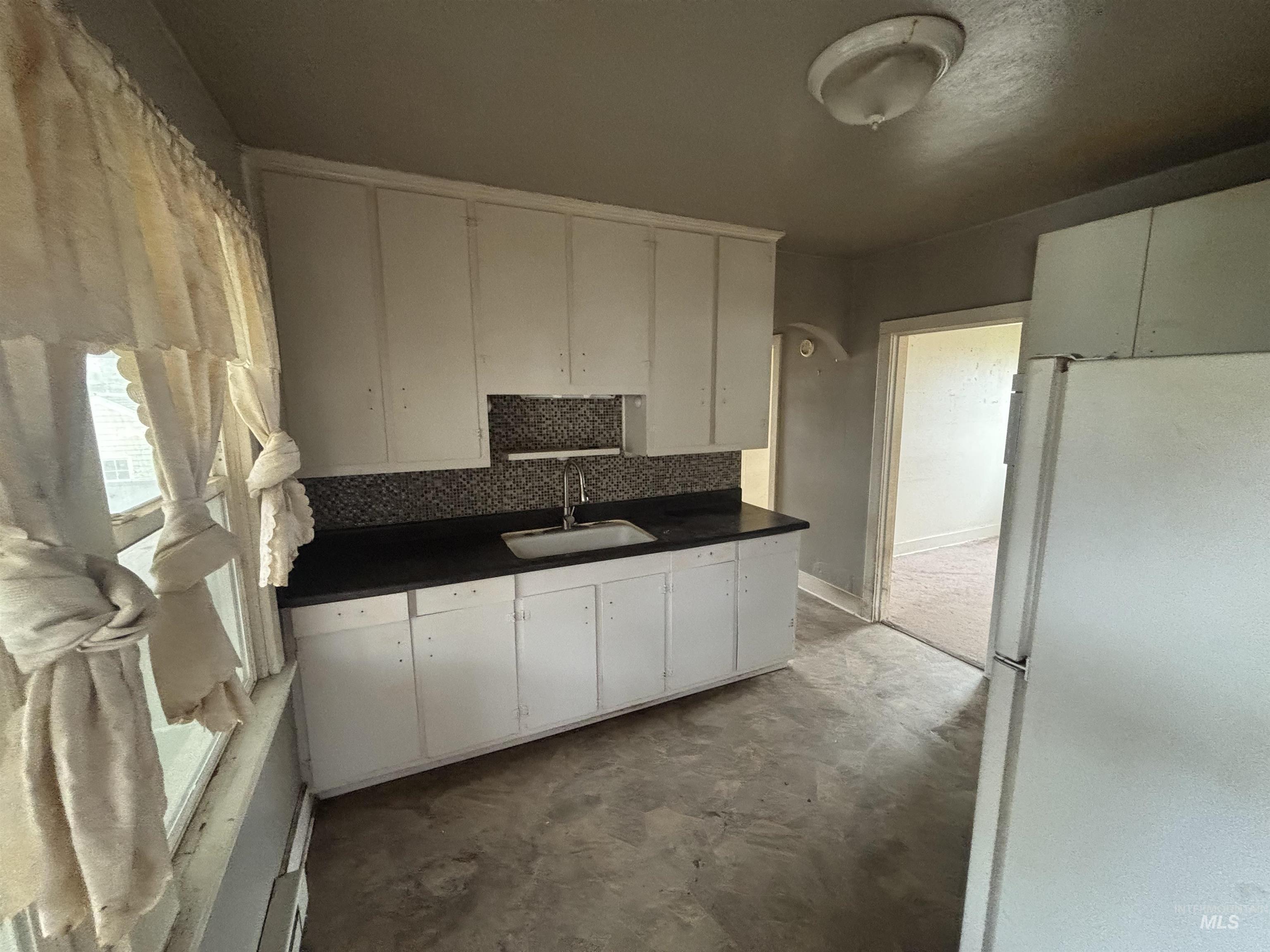 645 E 3rd St, Huntington, Oregon 97907, 2 Bedrooms, 2 Bathrooms, Residential For Sale, Price $115,000,MLS 98978177