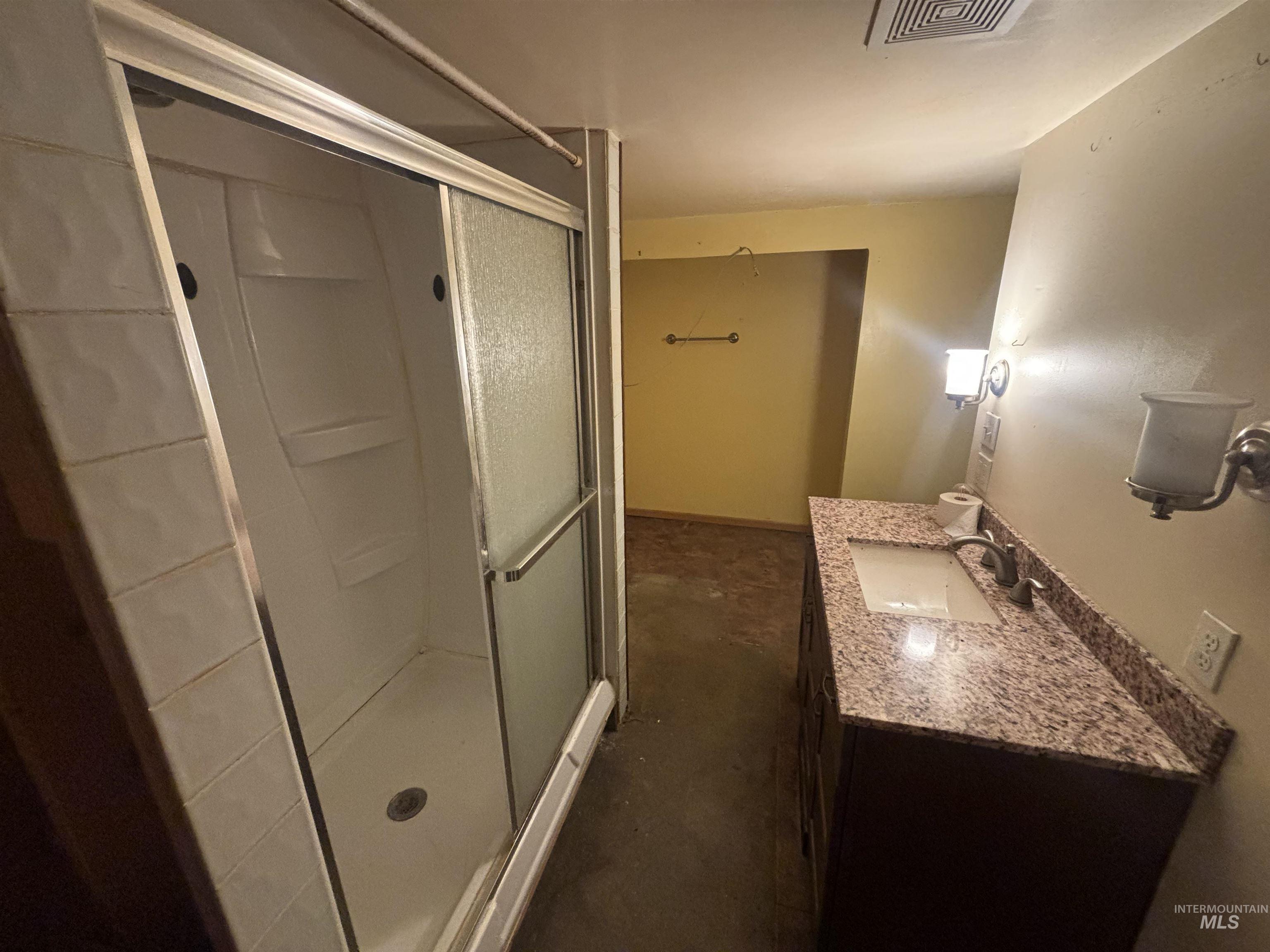 645 E 3rd St, Huntington, Oregon 97907, 2 Bedrooms, 2 Bathrooms, Residential For Sale, Price $115,000,MLS 98978177