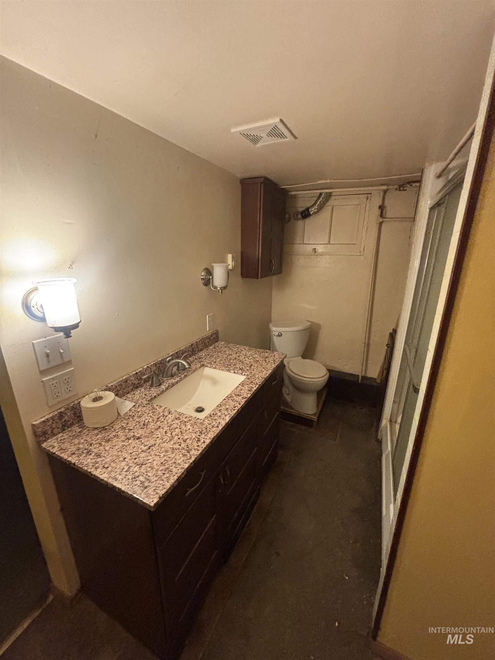 645 E 3rd St, Huntington, Oregon 97907, 2 Bedrooms, 2 Bathrooms, Residential For Sale, Price $115,000,MLS 98978177