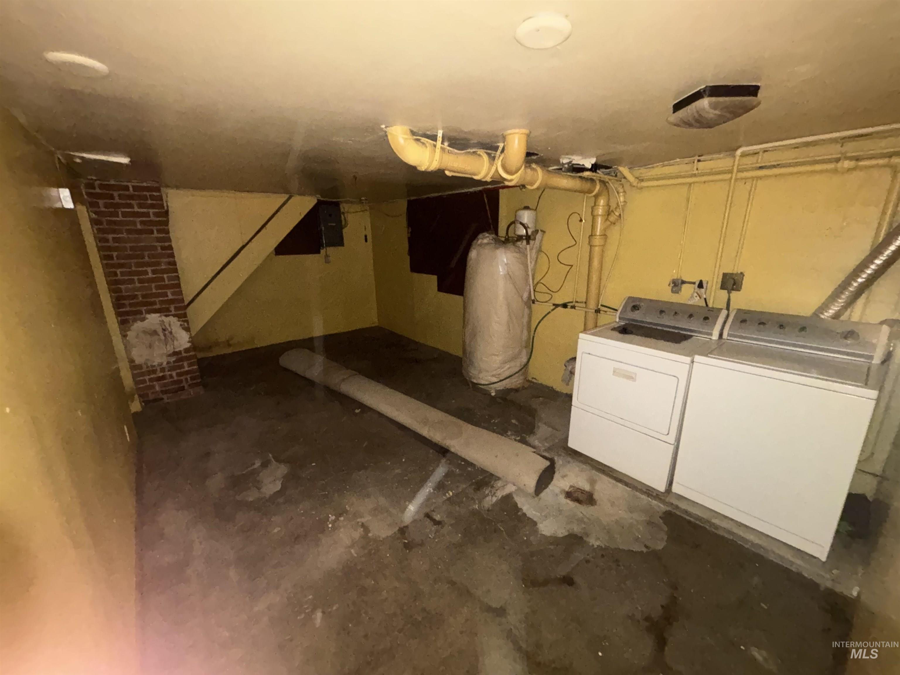 645 E 3rd St, Huntington, Oregon 97907, 2 Bedrooms, 2 Bathrooms, Residential For Sale, Price $115,000,MLS 98978177