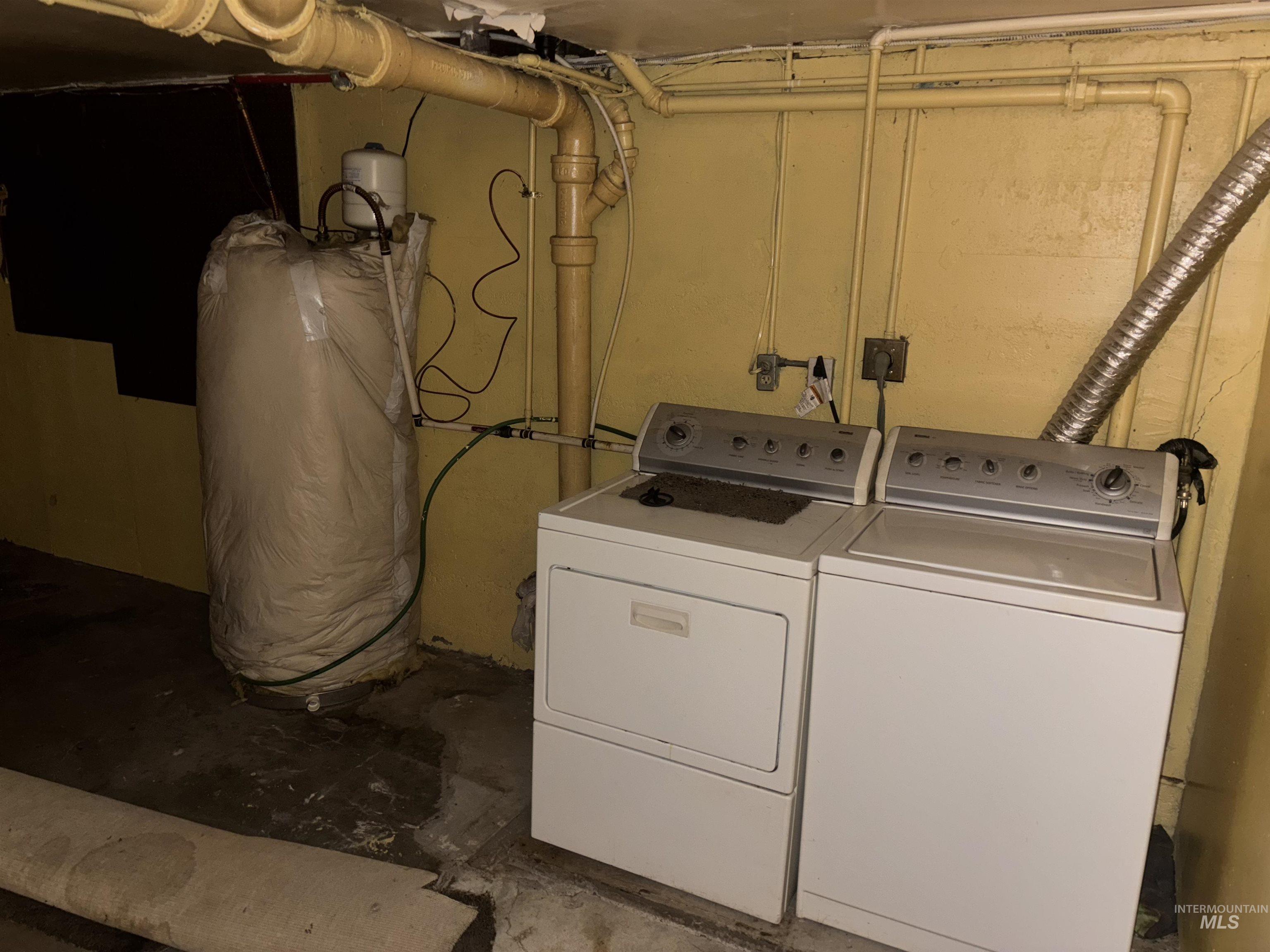 645 E 3rd St, Huntington, Oregon 97907, 2 Bedrooms, 2 Bathrooms, Residential For Sale, Price $115,000,MLS 98978177