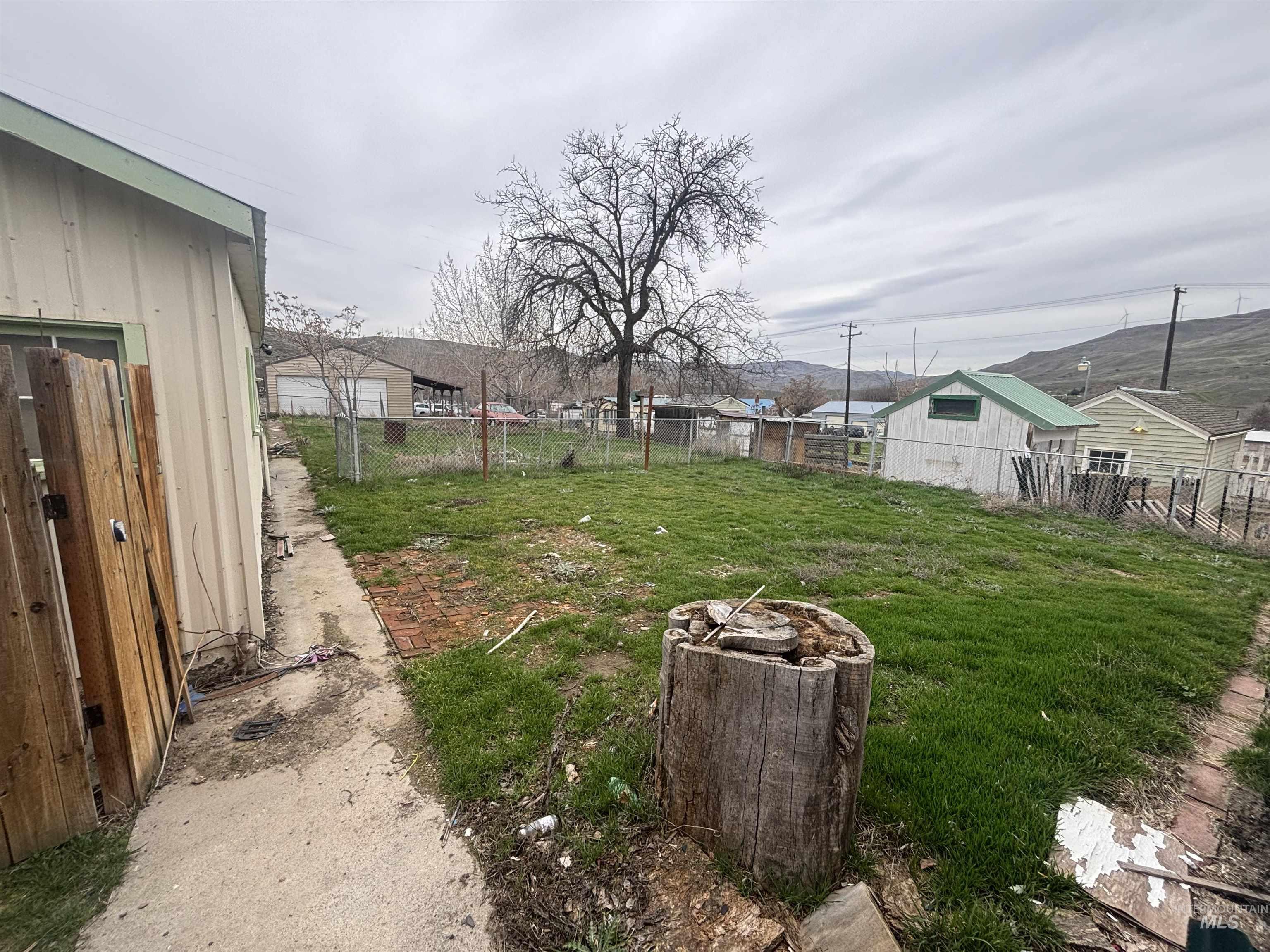 645 E 3rd St, Huntington, Oregon 97907, 2 Bedrooms, 2 Bathrooms, Residential For Sale, Price $115,000,MLS 98978177