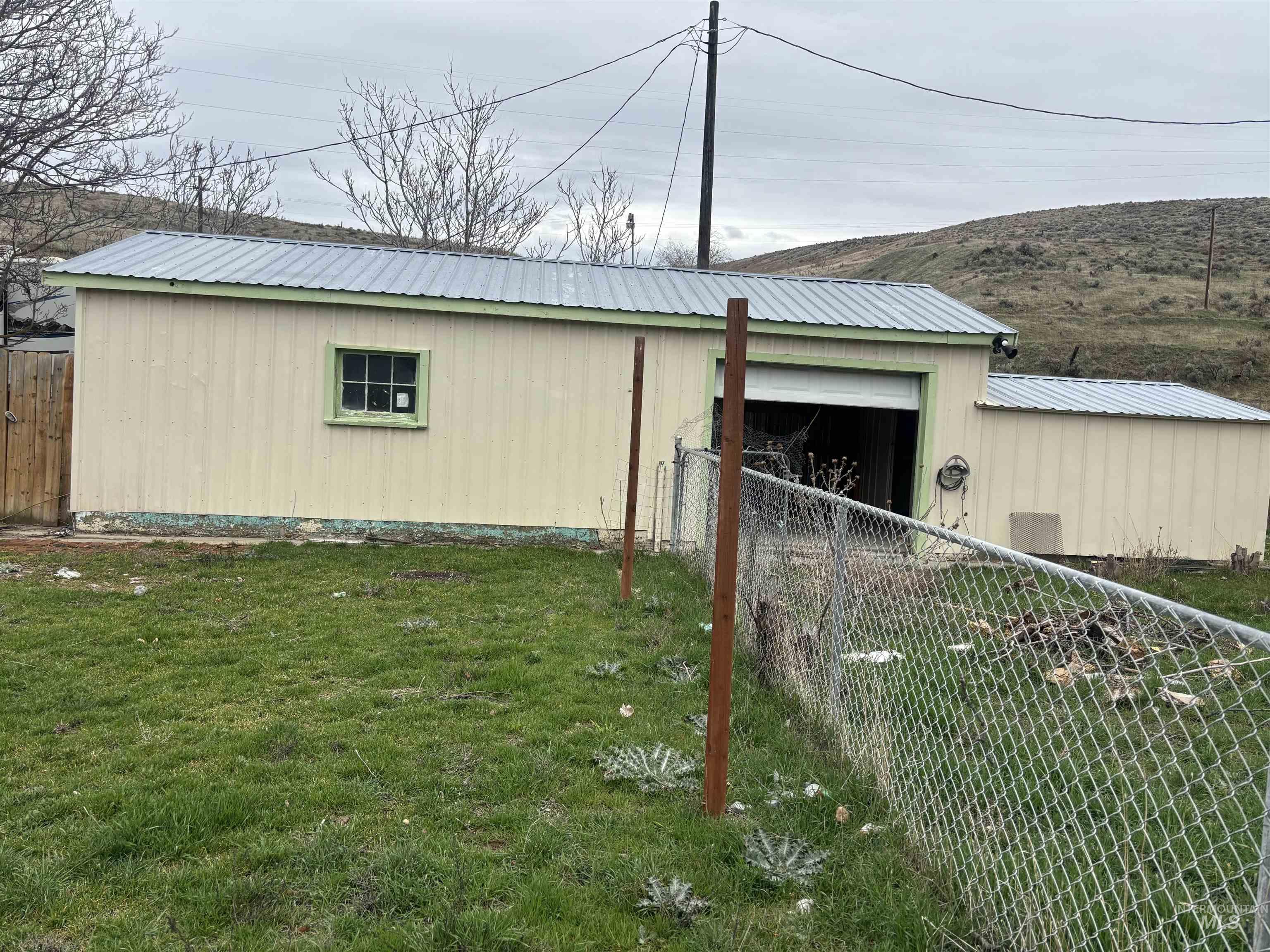 645 E 3rd St, Huntington, Oregon 97907, 2 Bedrooms, 2 Bathrooms, Residential For Sale, Price $115,000,MLS 98978177