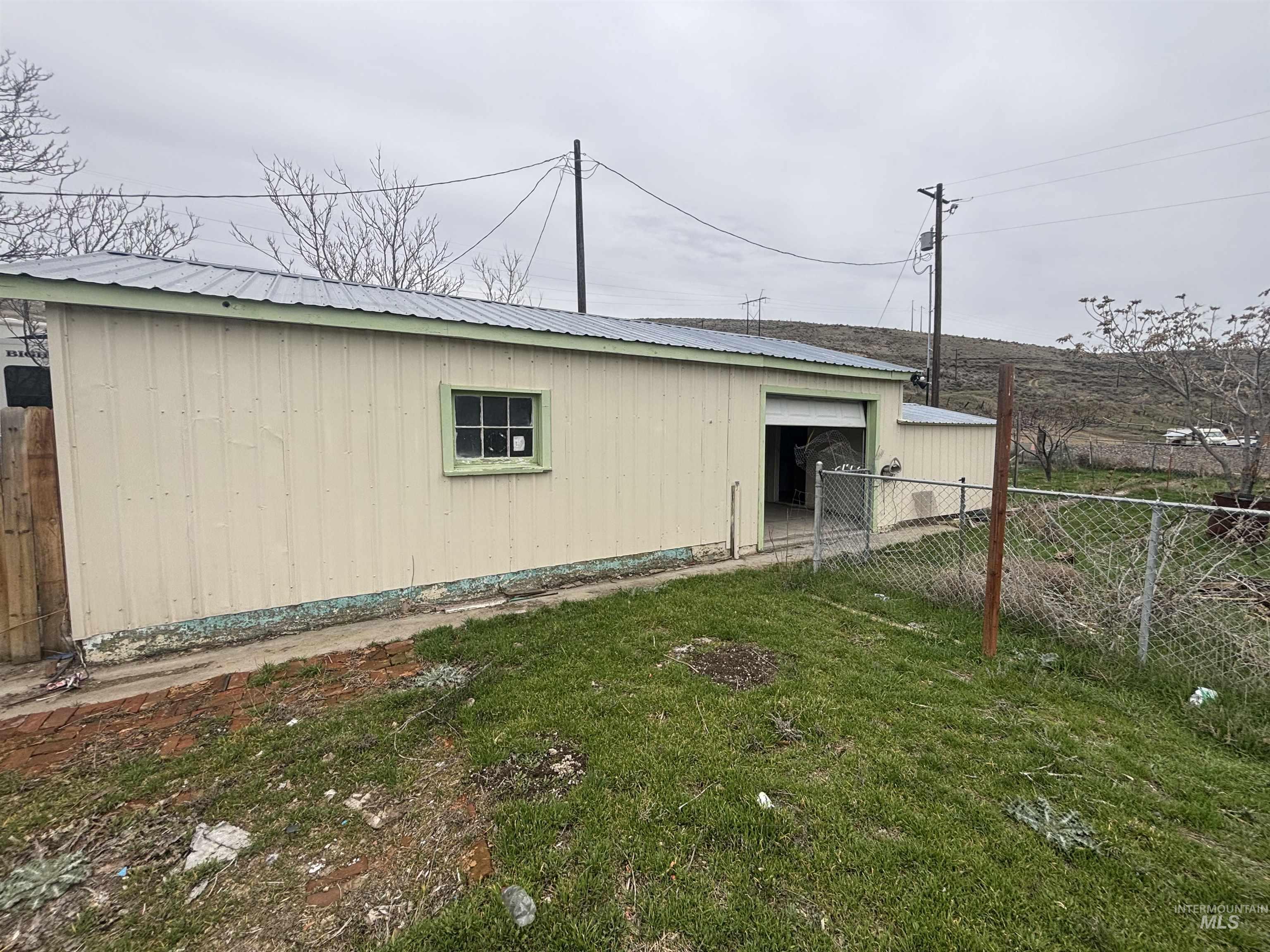 645 E 3rd St, Huntington, Oregon 97907, 2 Bedrooms, 2 Bathrooms, Residential For Sale, Price $115,000,MLS 98978177