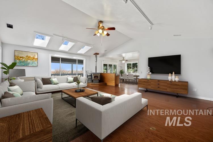 1152 Hidden Lake Lane, Buhl, Idaho 83316, 3 Bedrooms, 2 Bathrooms, Residential For Sale, Price $675,000,MLS 98978178