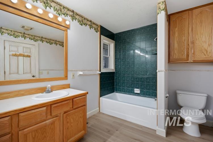 1152 Hidden Lake Lane, Buhl, Idaho 83316, 3 Bedrooms, 2 Bathrooms, Residential For Sale, Price $675,000,MLS 98978178