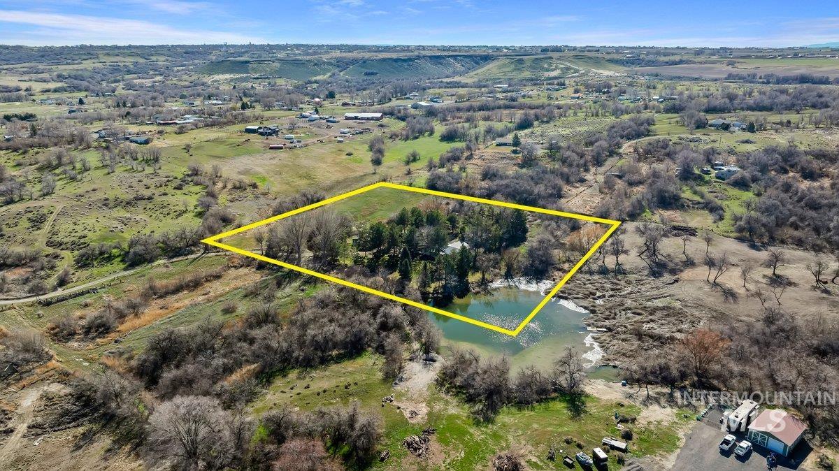 1152 Hidden Lake Lane, Buhl, Idaho 83316, 3 Bedrooms, 2 Bathrooms, Residential For Sale, Price $675,000,MLS 98978178